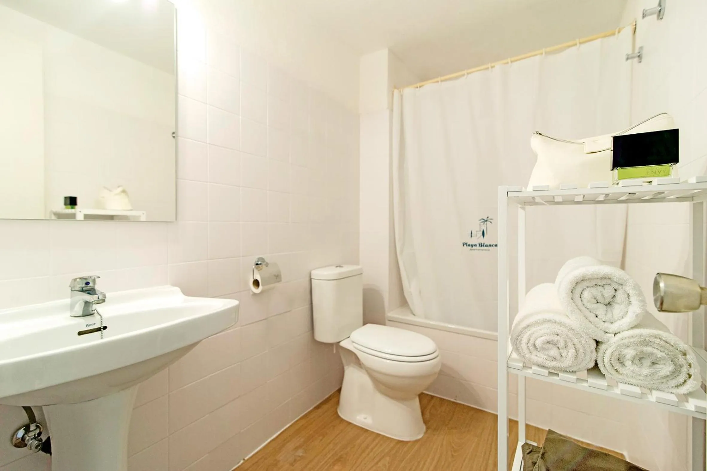 Bathroom in Apartamentos Cala Blanca