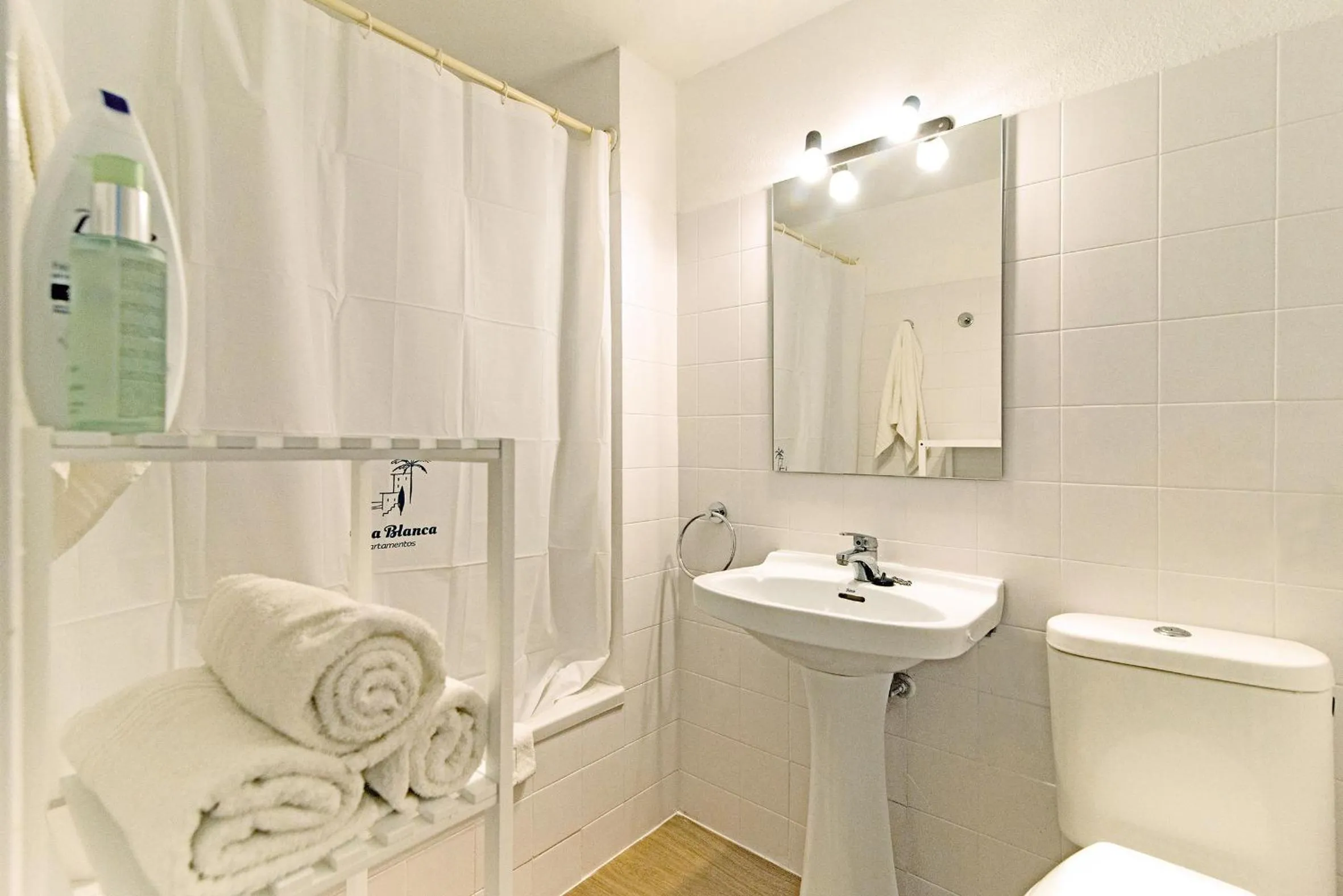 Bathroom in Apartamentos Cala Blanca