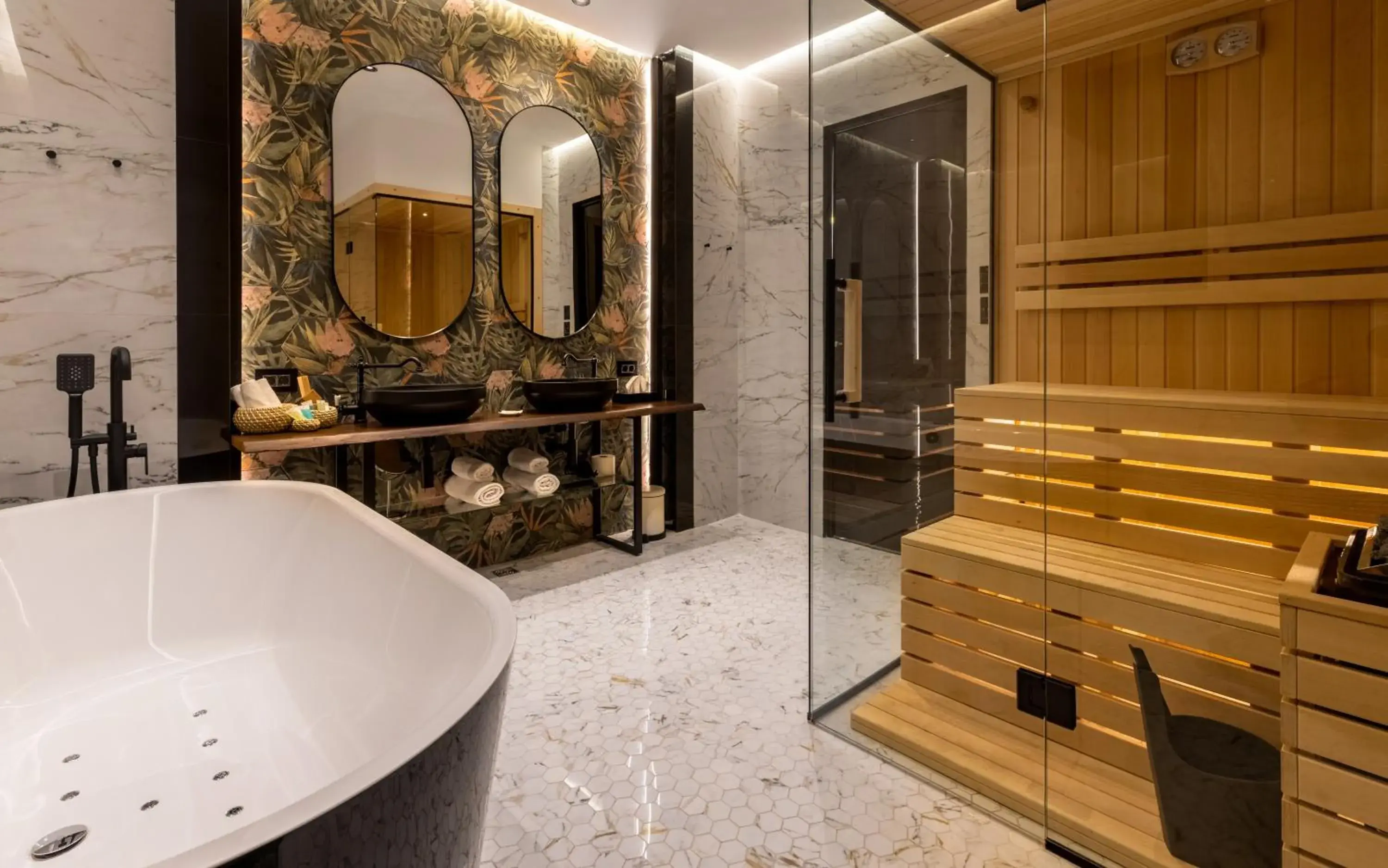 One Luxury Suites One Luxury Suites