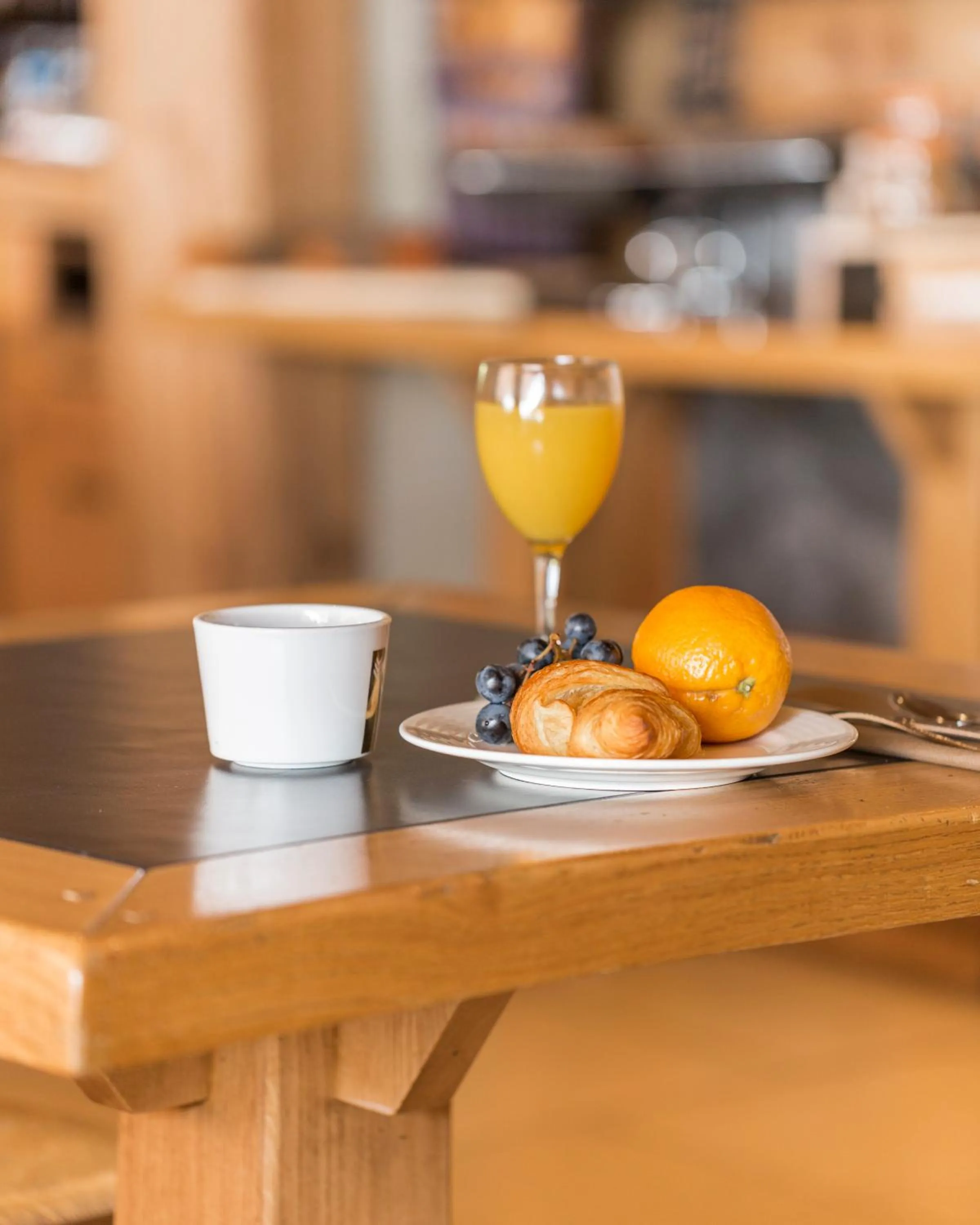 Breakfast in Hôtel-Restaurant Bois Joly