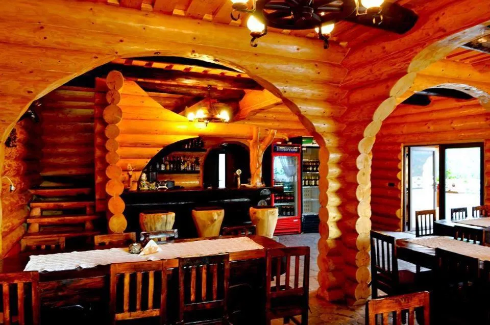 Restaurant/places to eat in Hanul Prislop