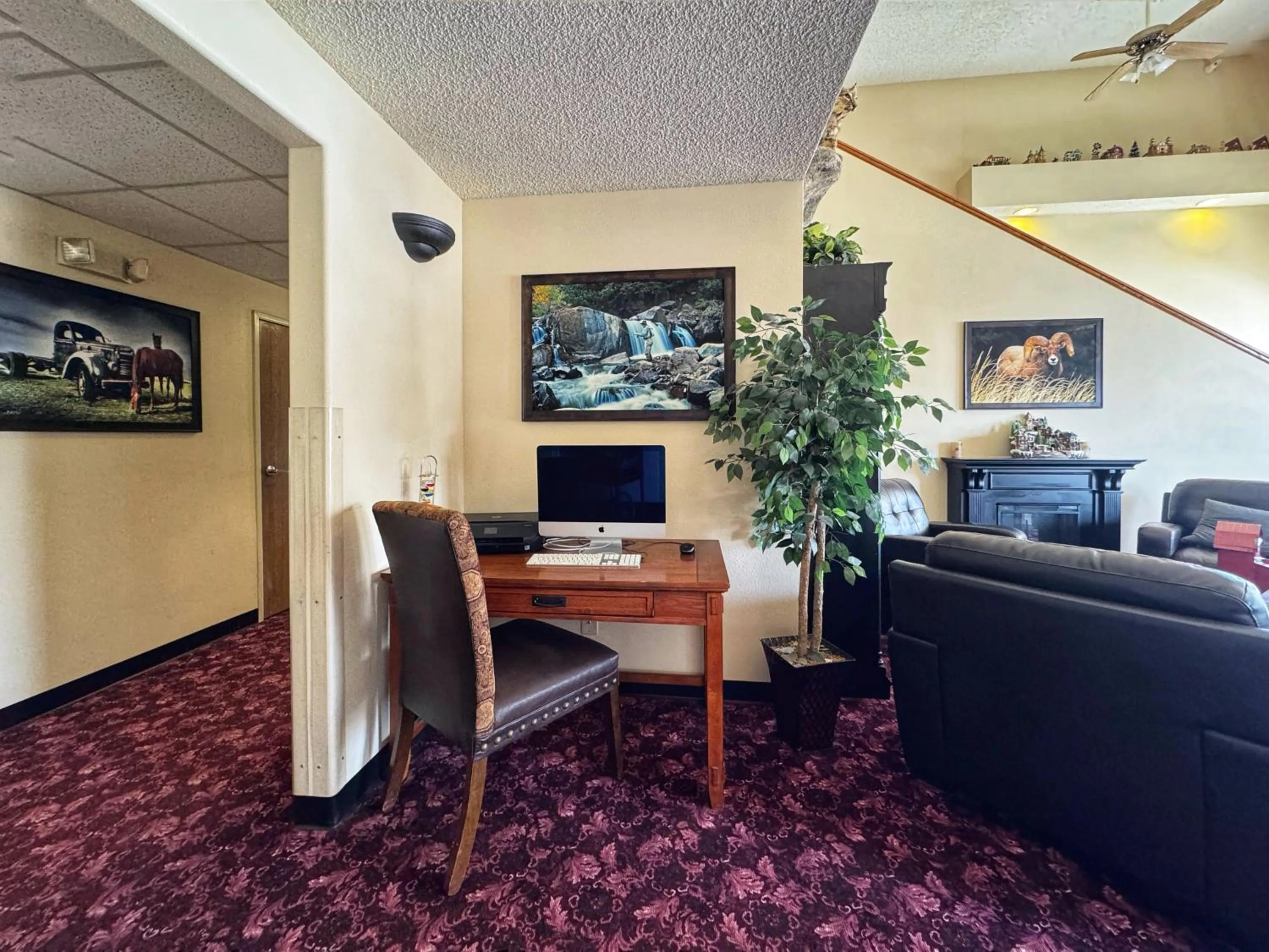 Lobby or reception in Stay Wise Inn Cedaredge