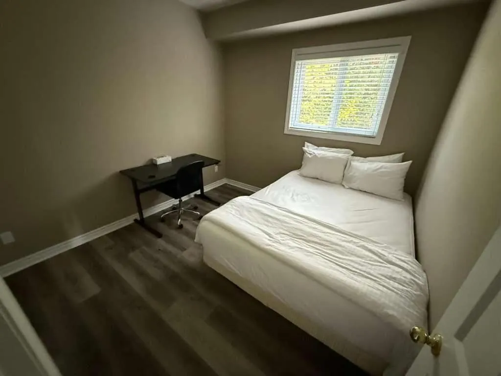 Bed in 5 Bedrooms, Mountain Views, Steps from Blue Mountain Village, Hot Tub, BBQ