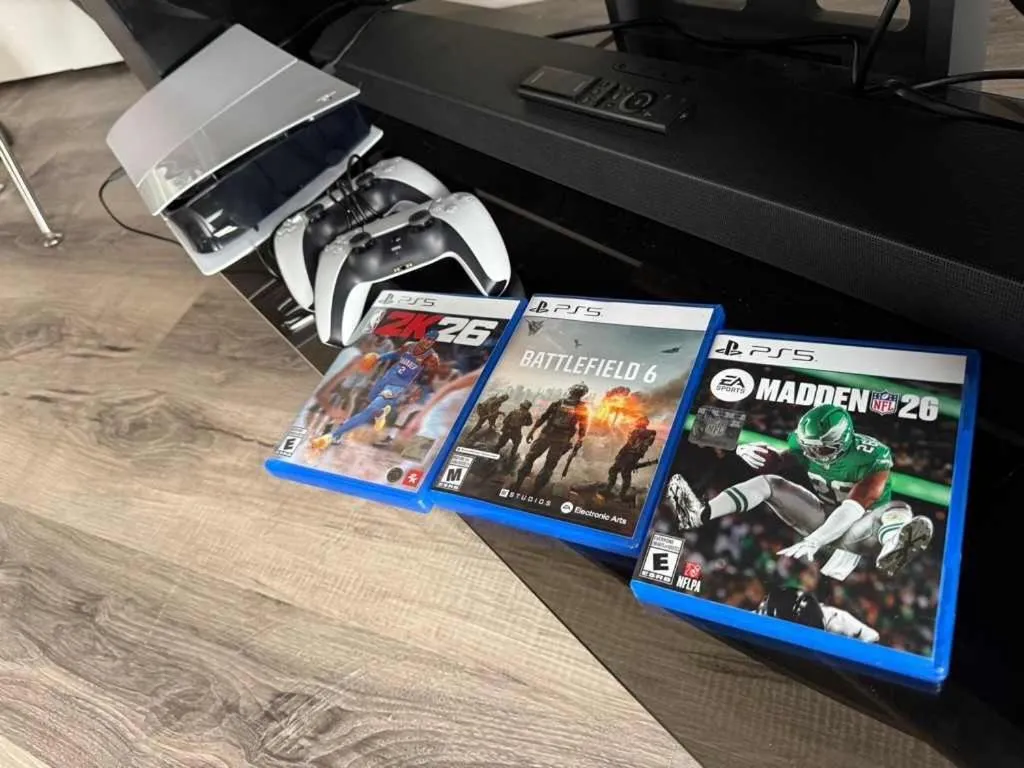 5 Bedrooms, Mountain Views, Steps from Blue Mountain Village, Hot Tub, BBQ