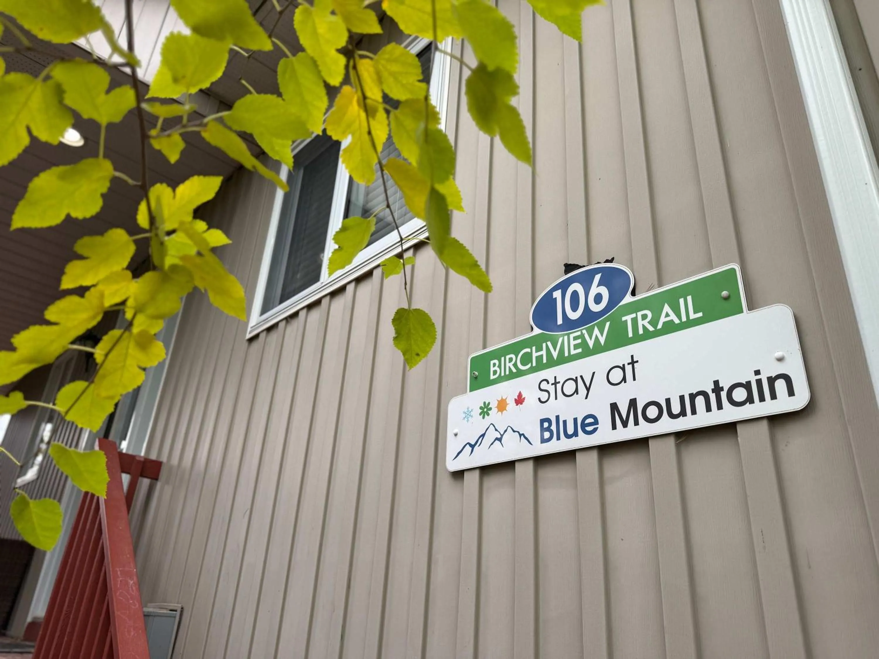 5 Bedrooms, Mountain Views, Steps from Blue Mountain Village, Hot Tub, BBQ