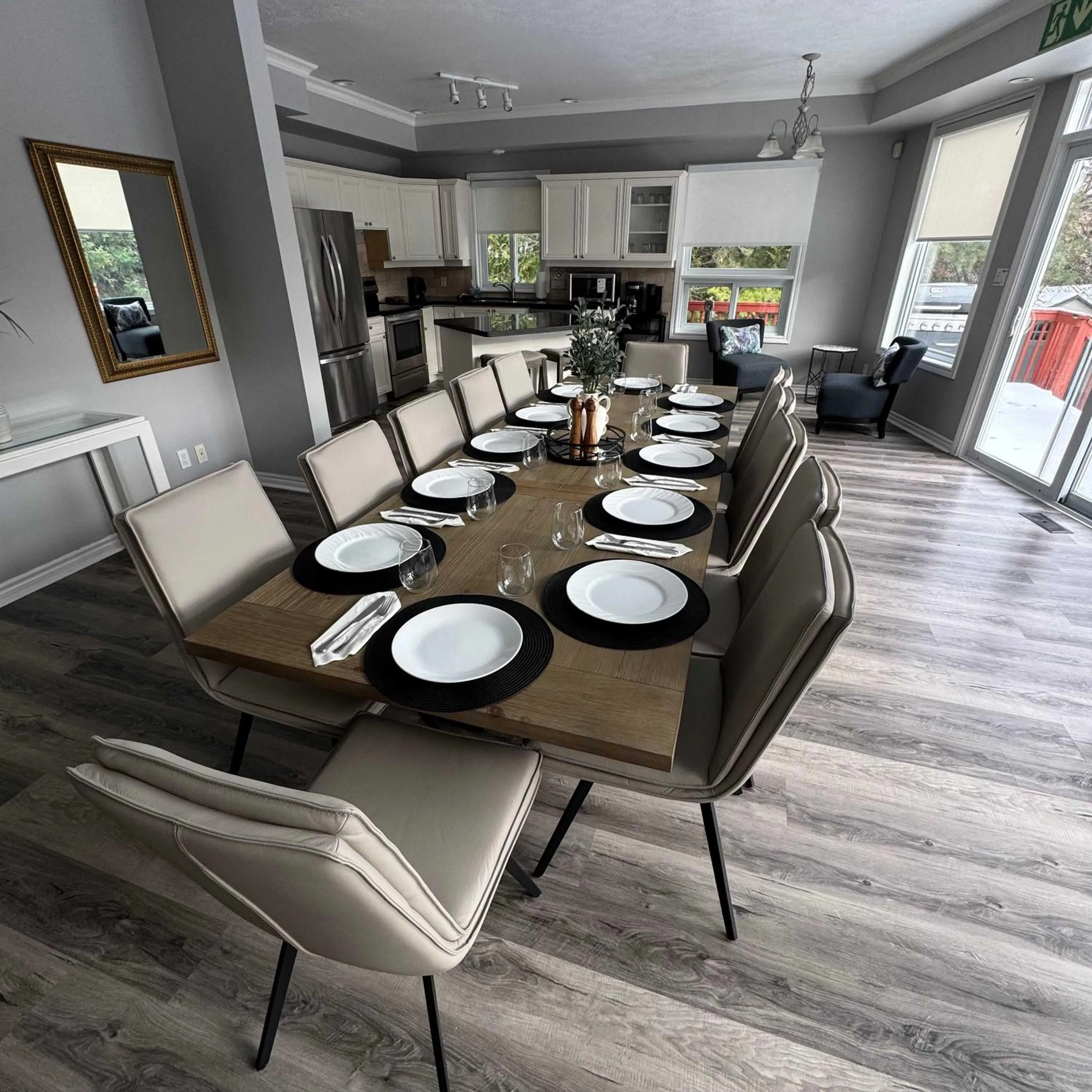 5 Bedrooms, Mountain Views, Steps from Blue Mountain Village, Hot Tub, BBQ