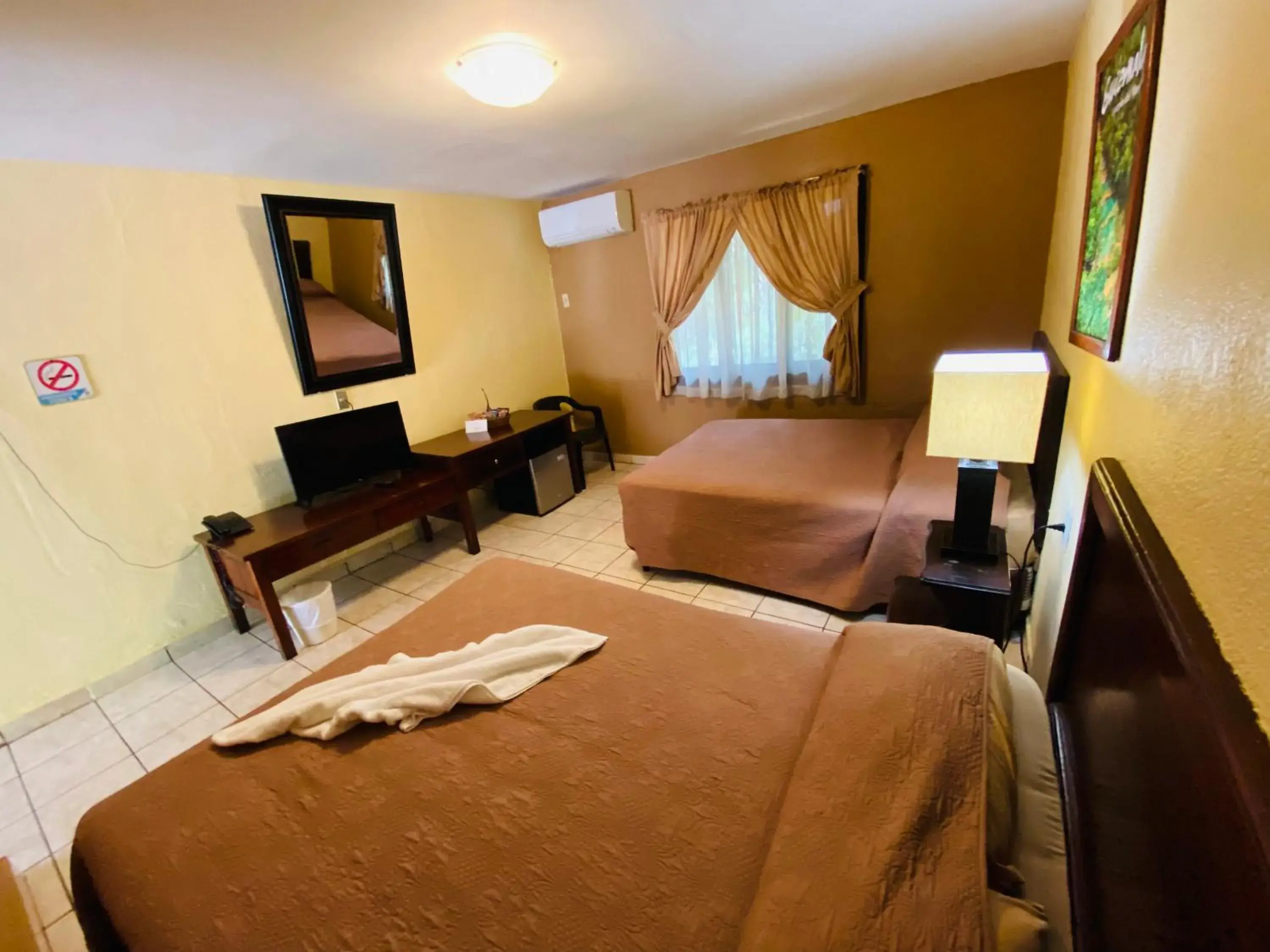 Standard Quadruple Room in Hotel Puerto Libre Standard Quadruple Room in Hotel Puerto Libre