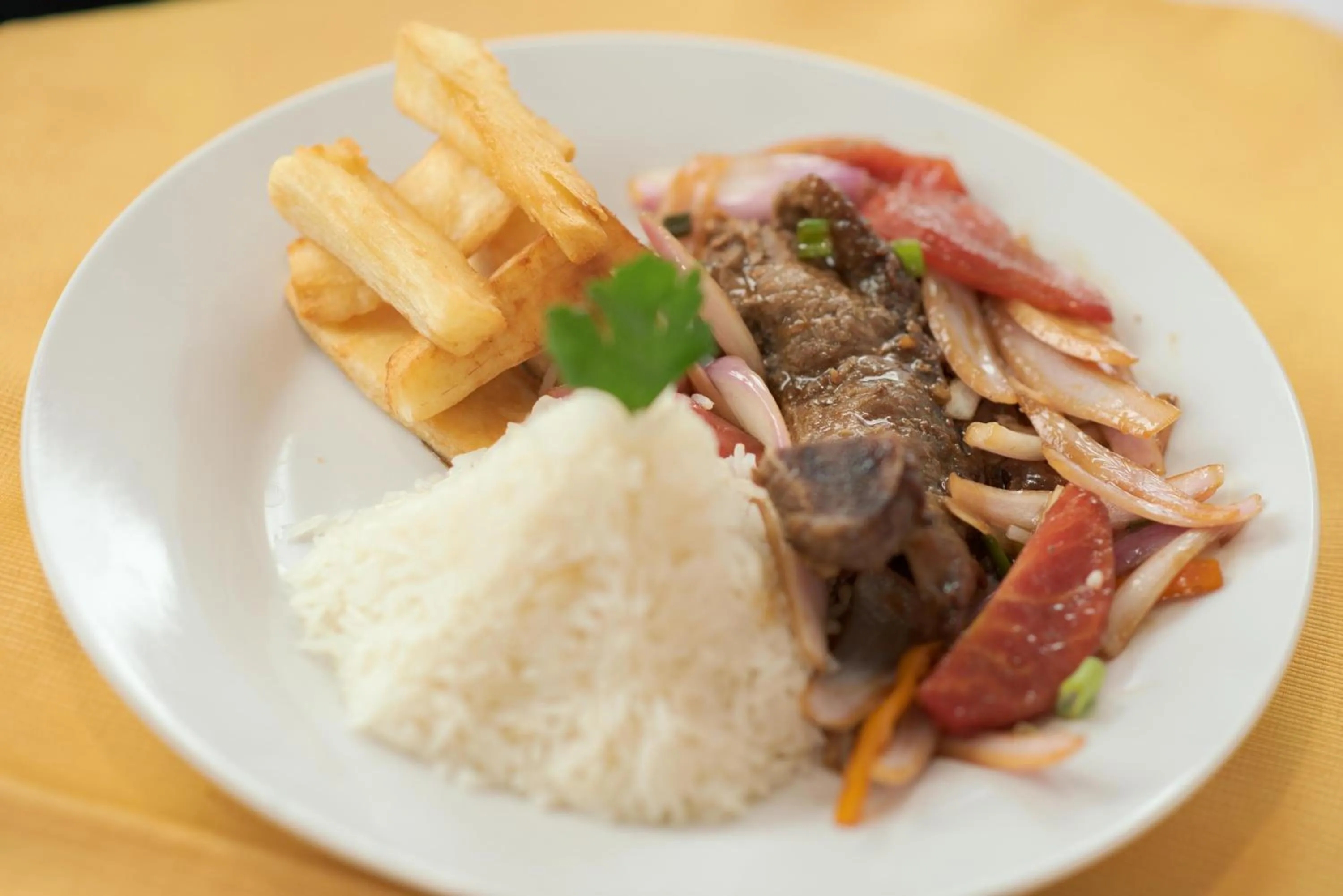 Food and drinks in Hotel Jhor Bush