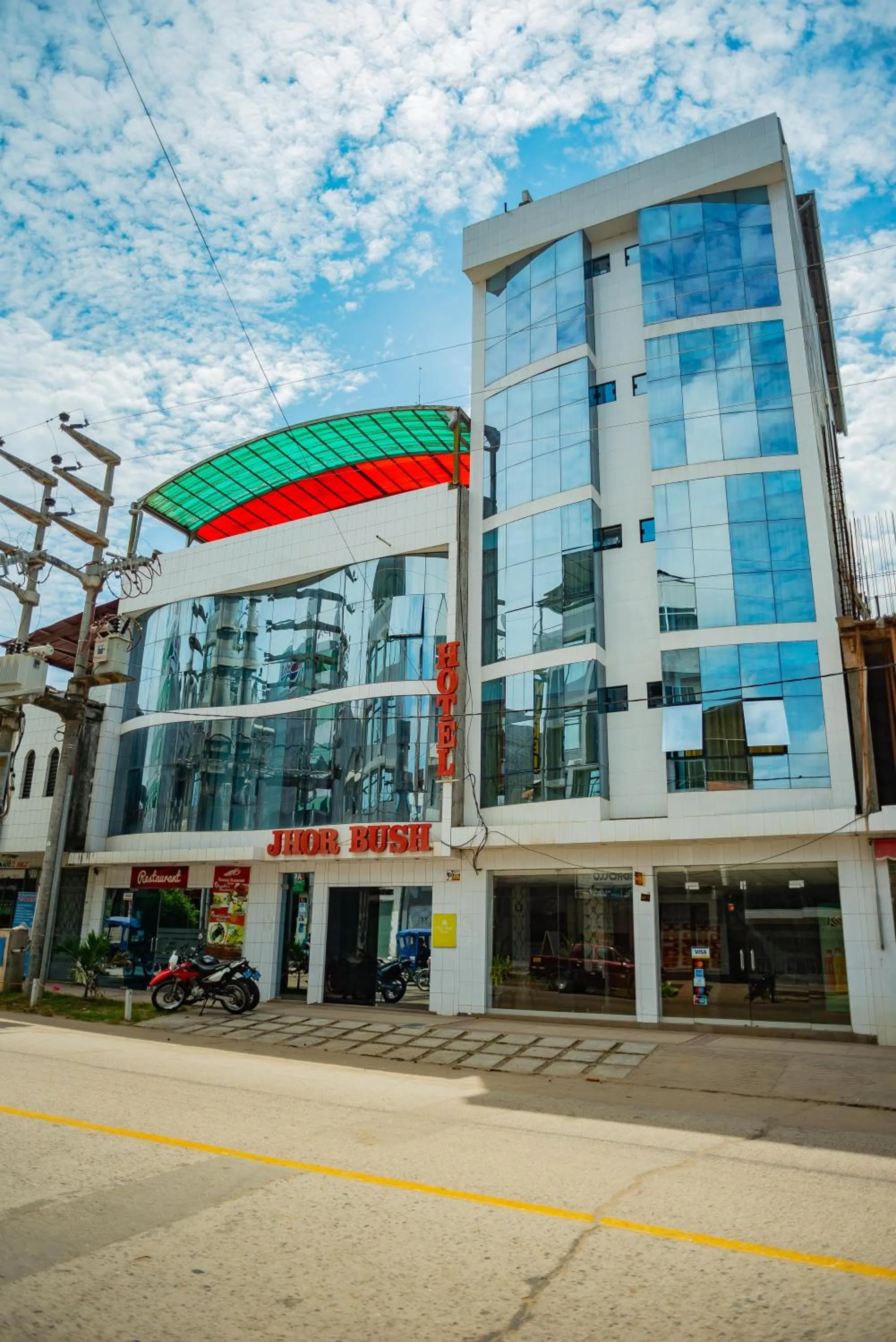 Facade/entrance in Hotel Jhor Bush
