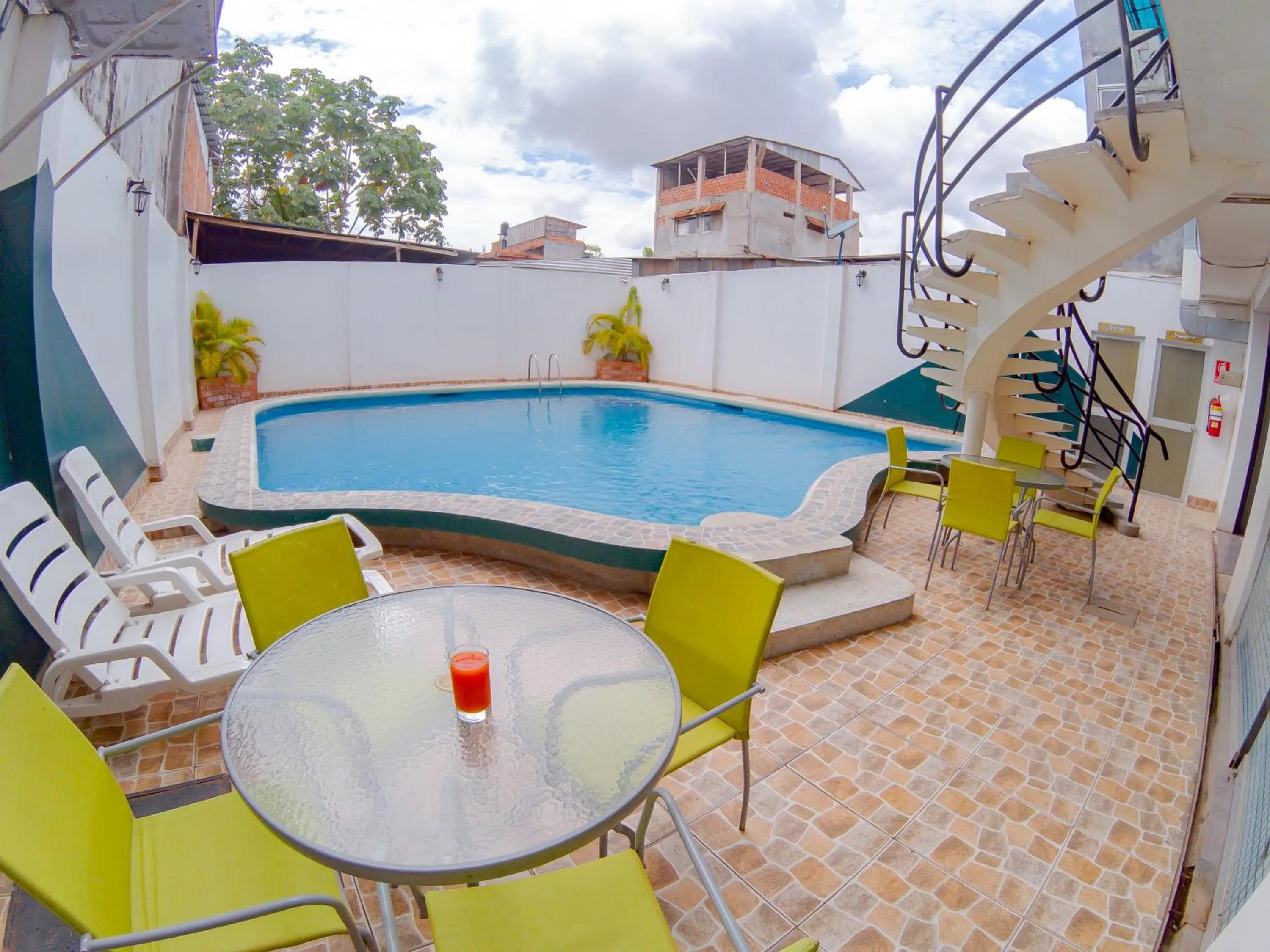 Swimming pool in Hotel Jhor Bush