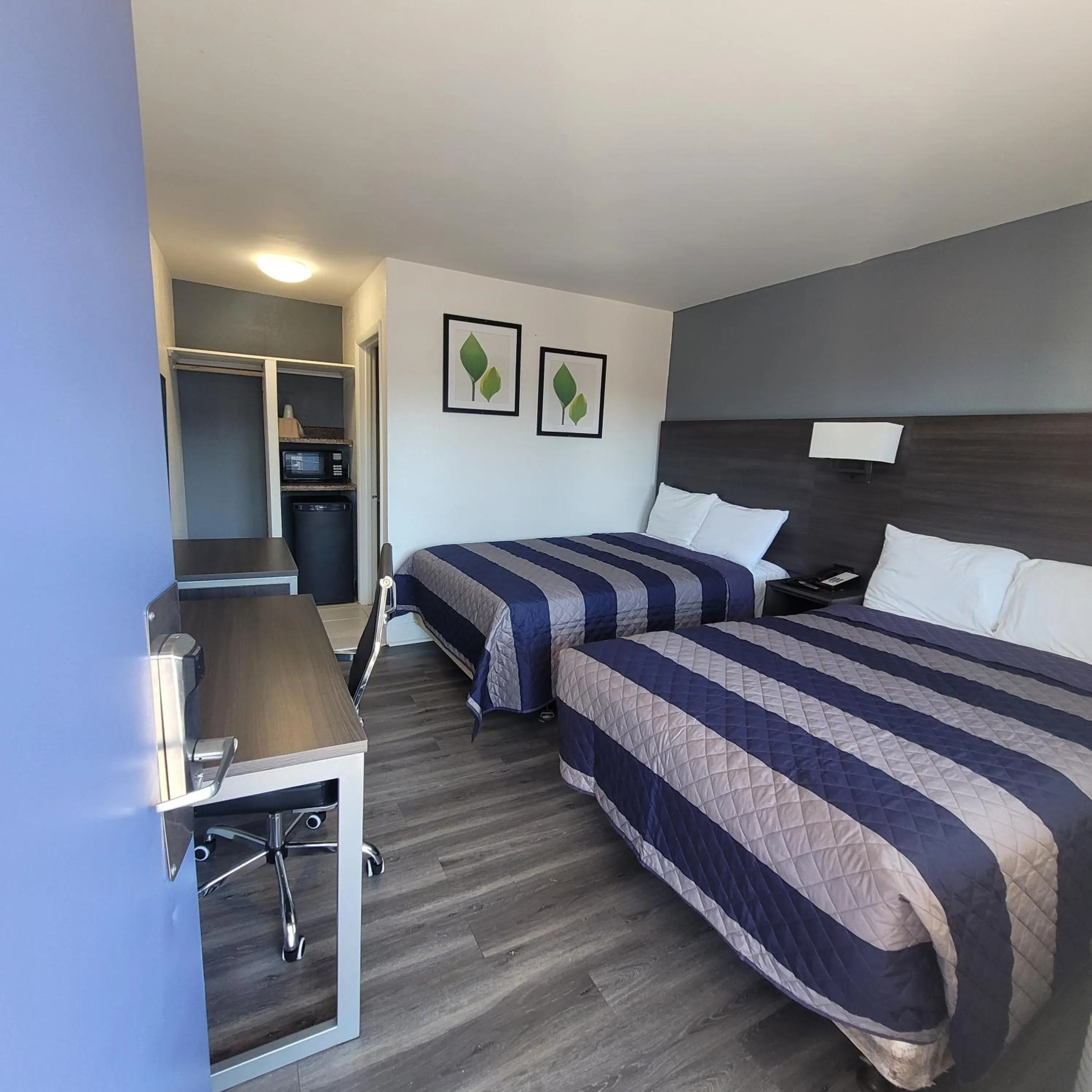 Bed in Budget Inn
