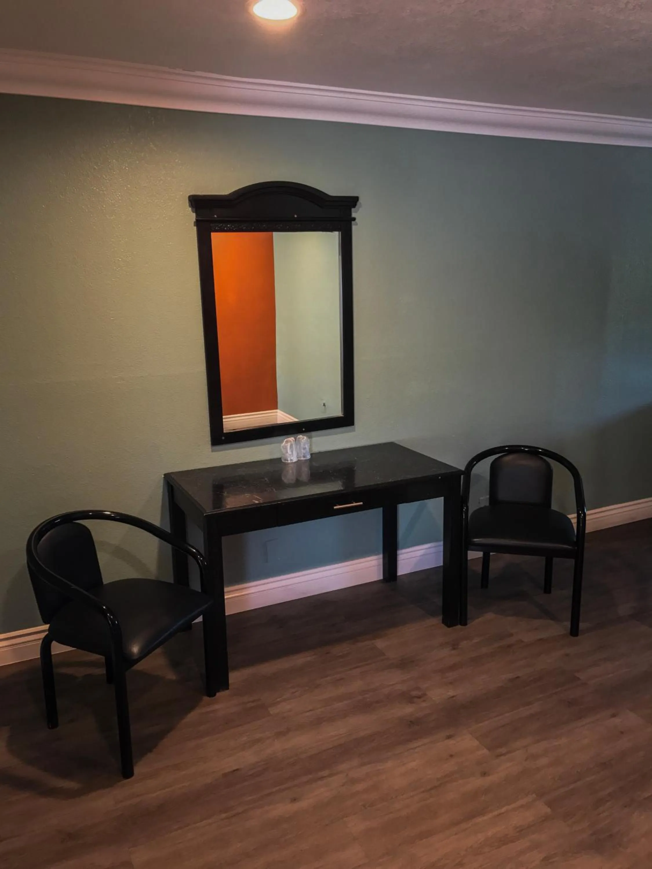 Area and facilities in Highland Park Motel