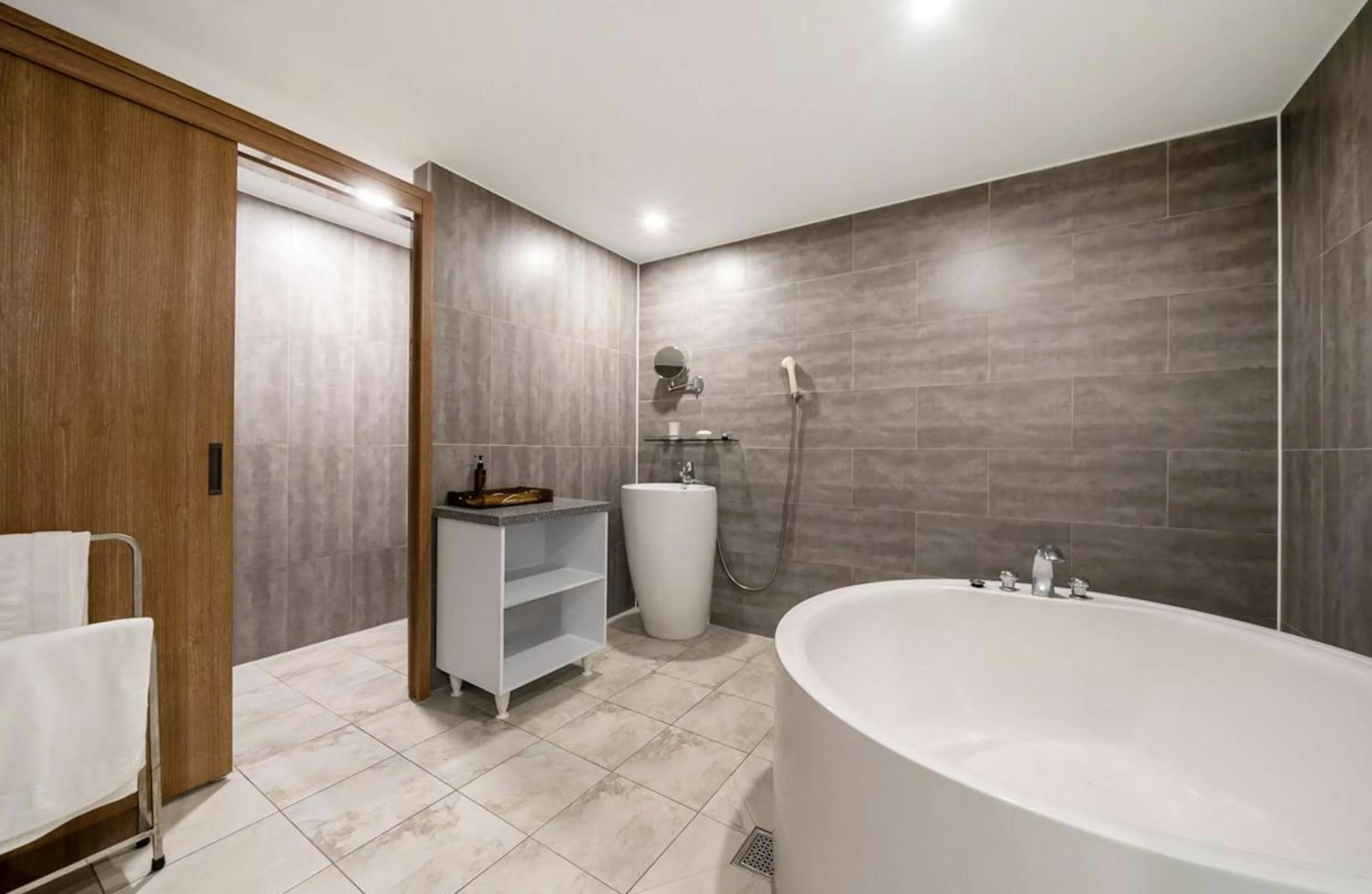 Daejeon Yuseong MAC Hotel