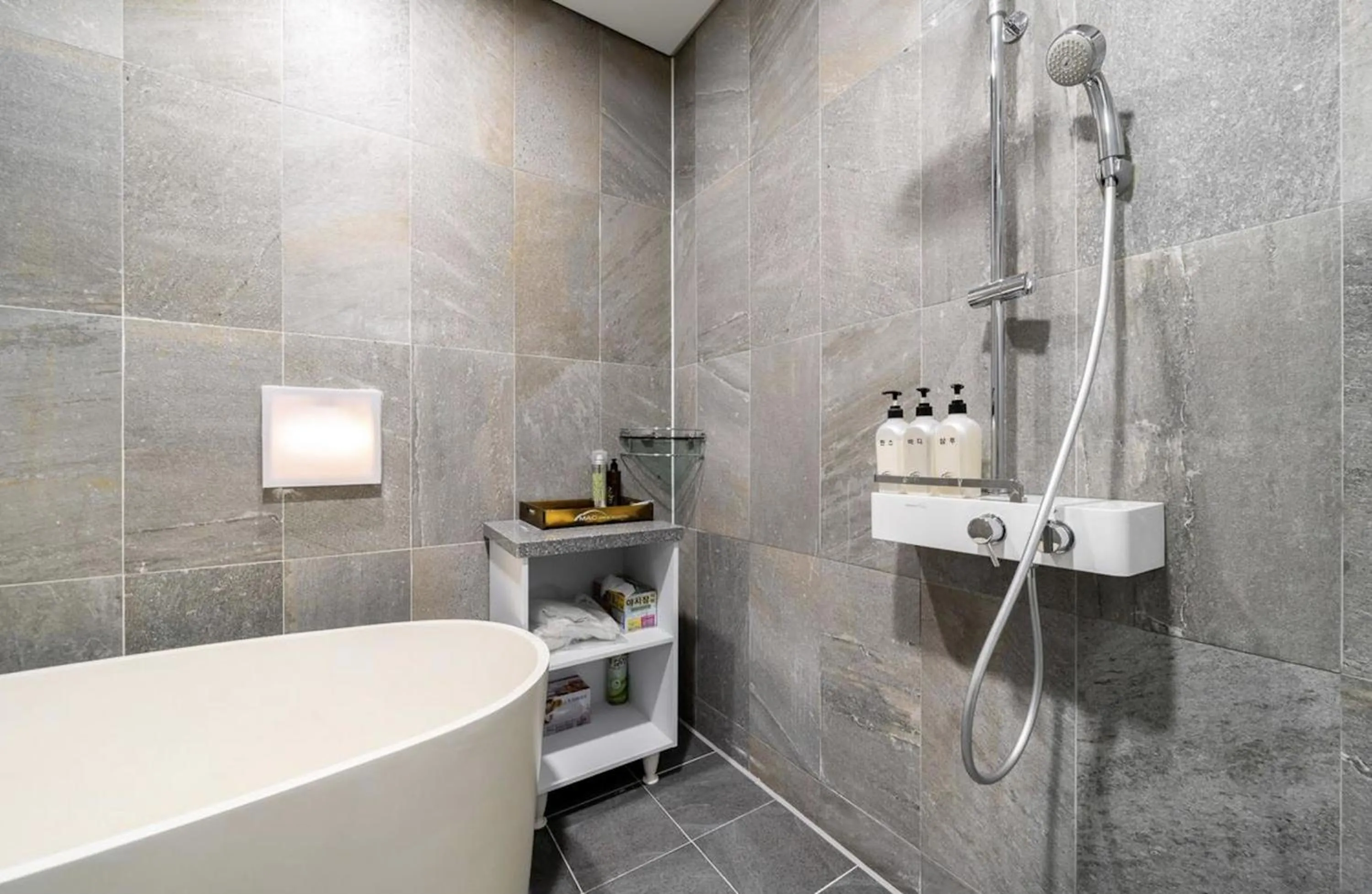Daejeon Yuseong MAC Hotel