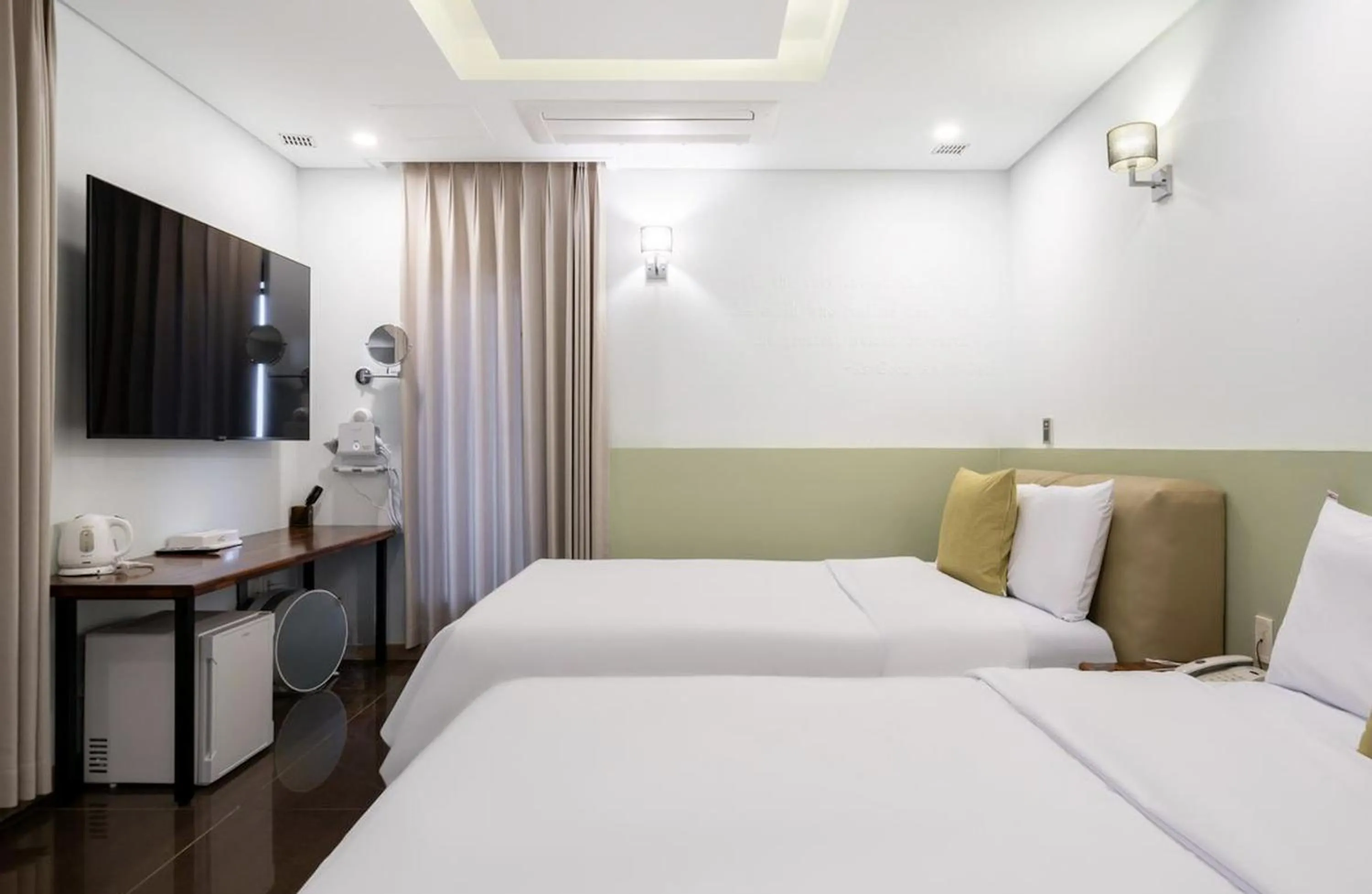 Bed in Daejeon Yuseong MAC Hotel