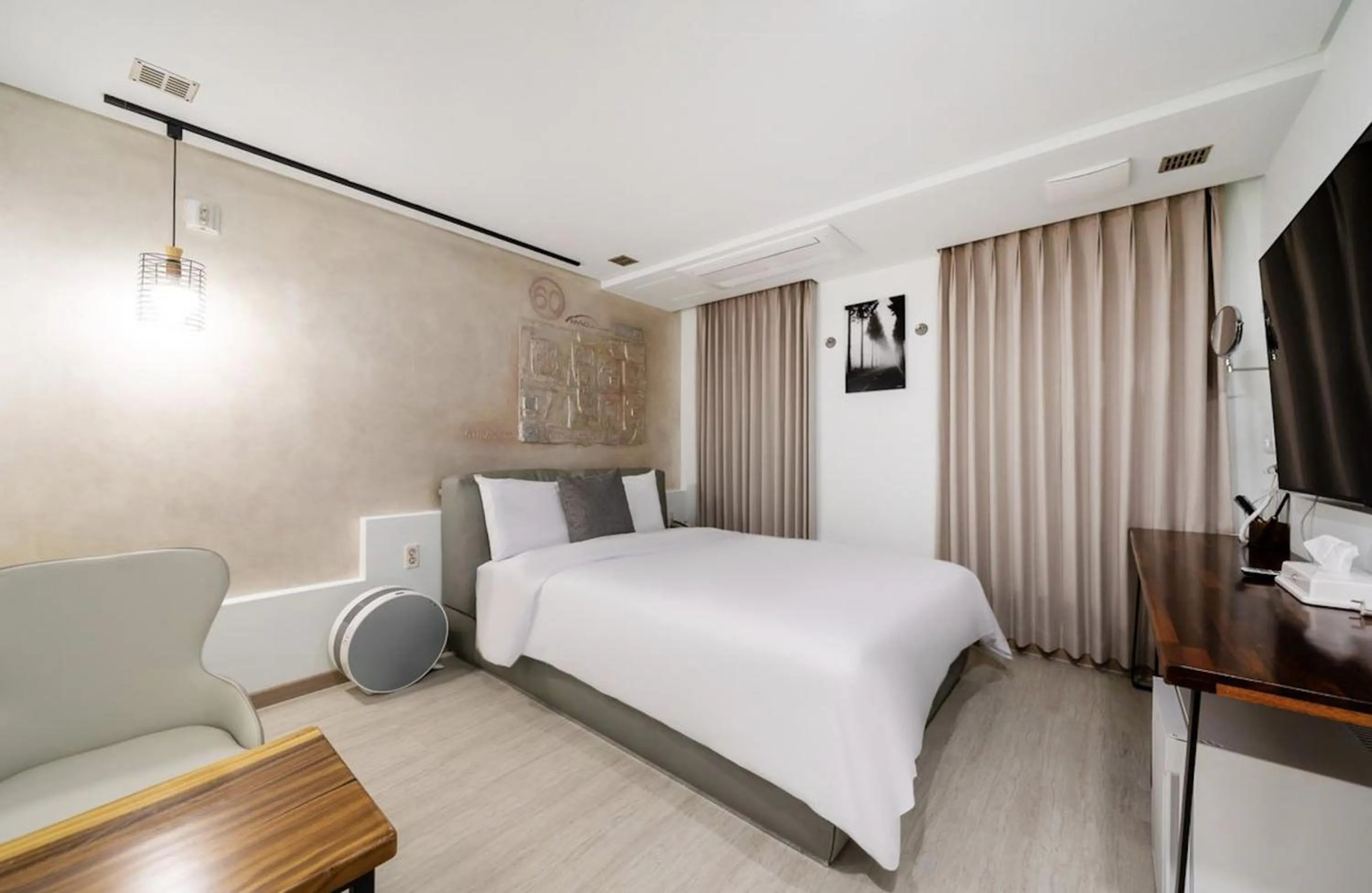 Bed in Daejeon Yuseong MAC Hotel