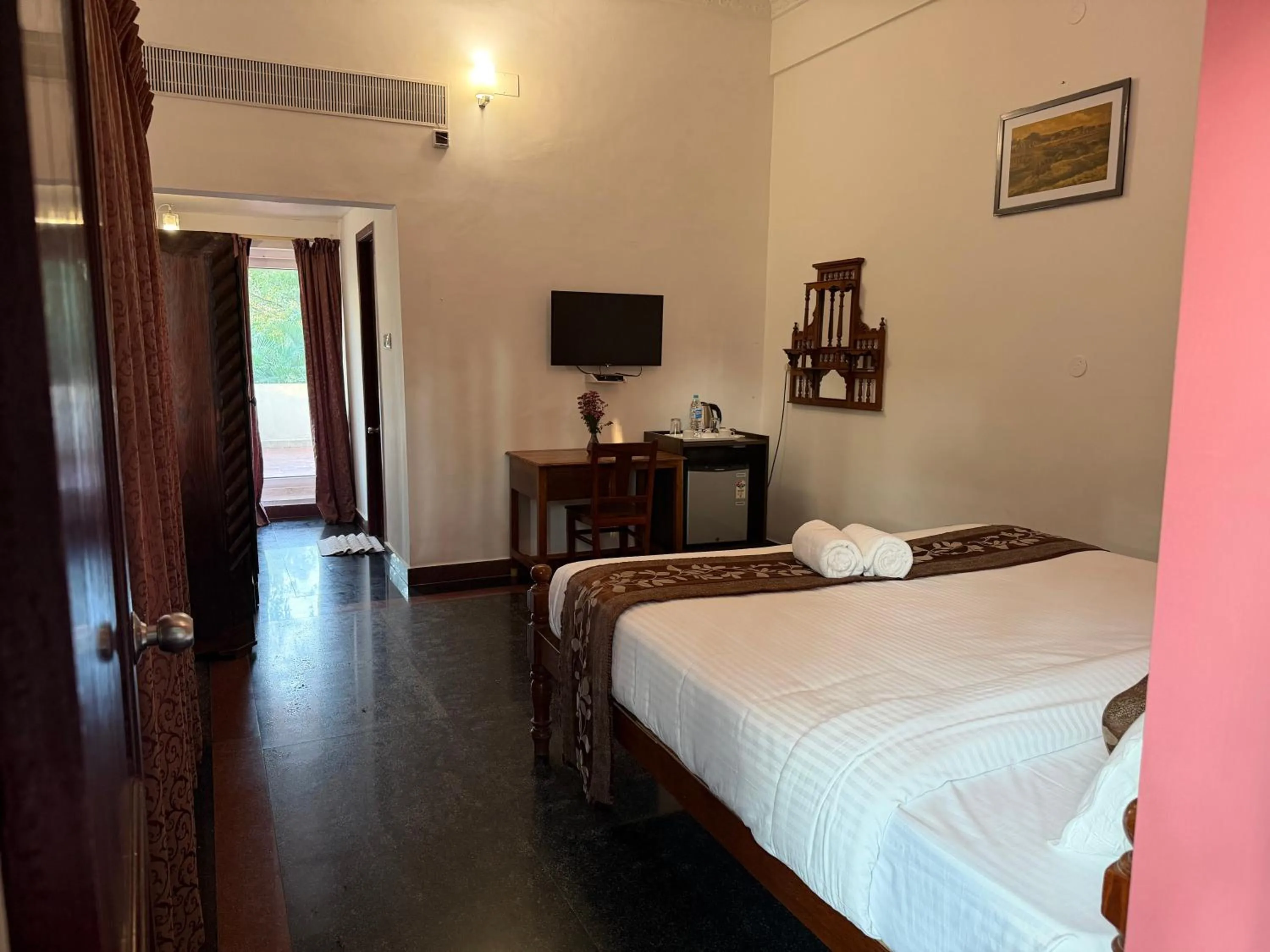 Bedroom, Bed in Bon Sejour