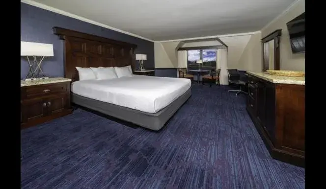 Deluxe King Room - Non-Smoking in Carson Valley Inn Deluxe King Room - Non-Smoking in Carson Valley Inn