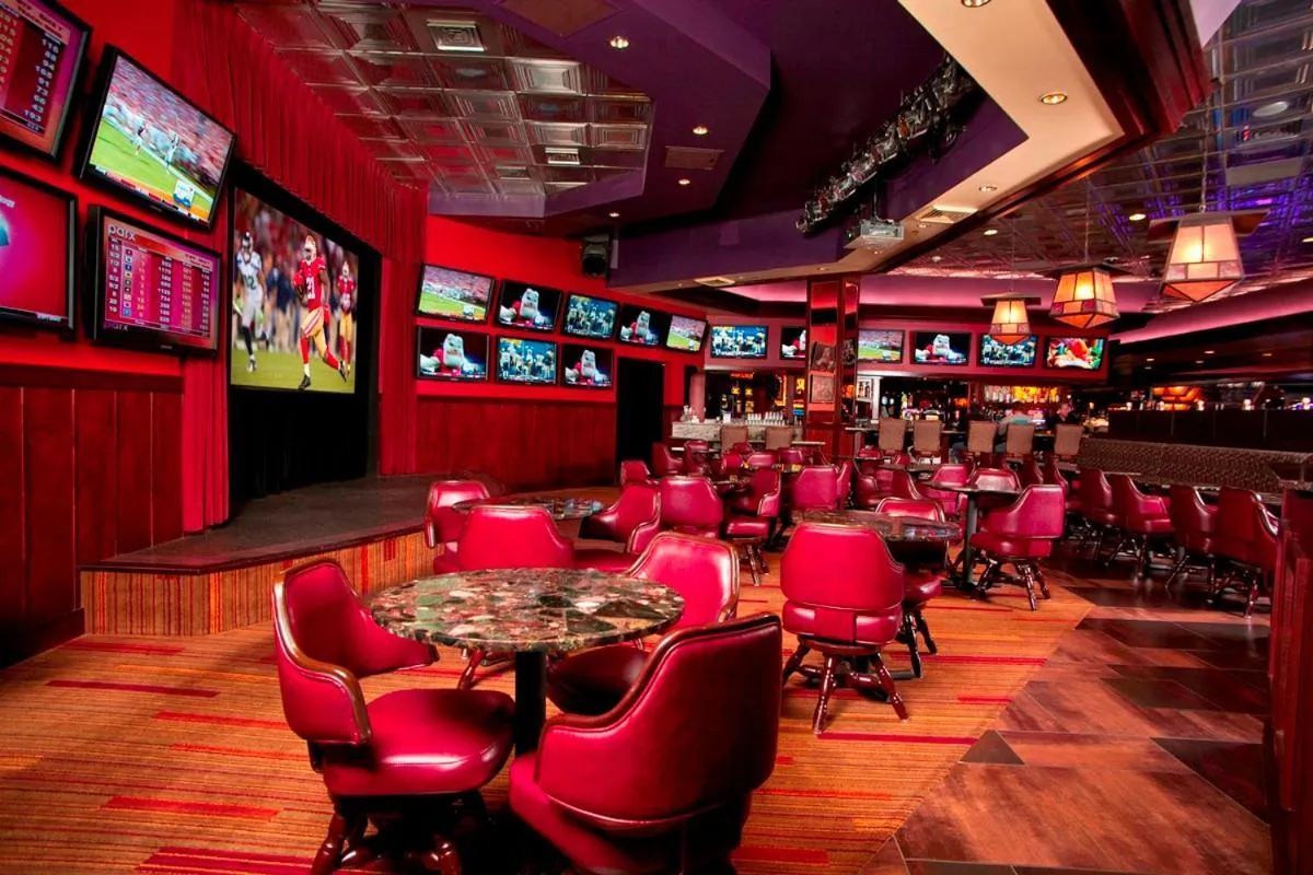 Communal lounge/ TV room in Carson Valley Inn