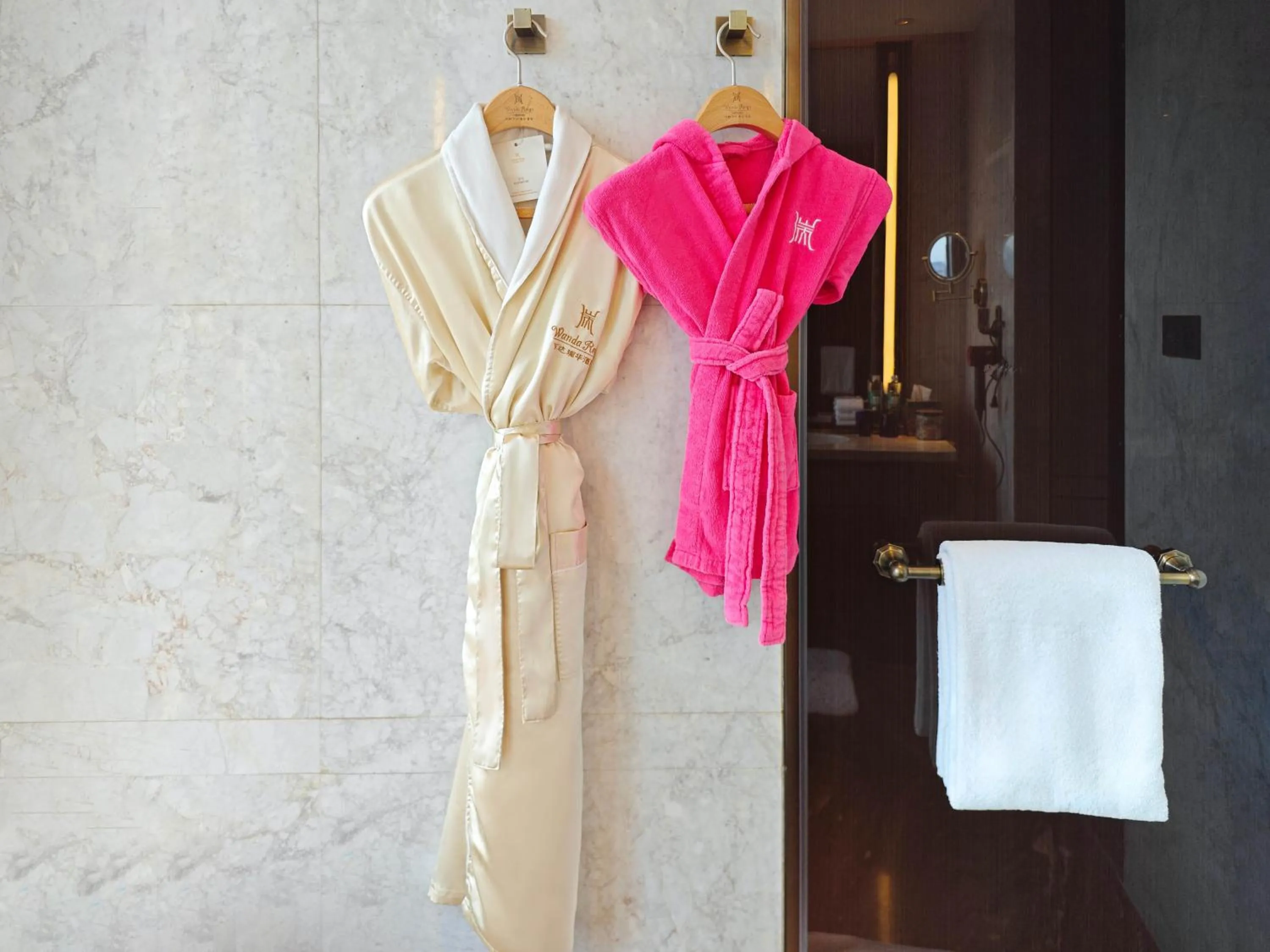 Property building in Wanda Reign Chengdu