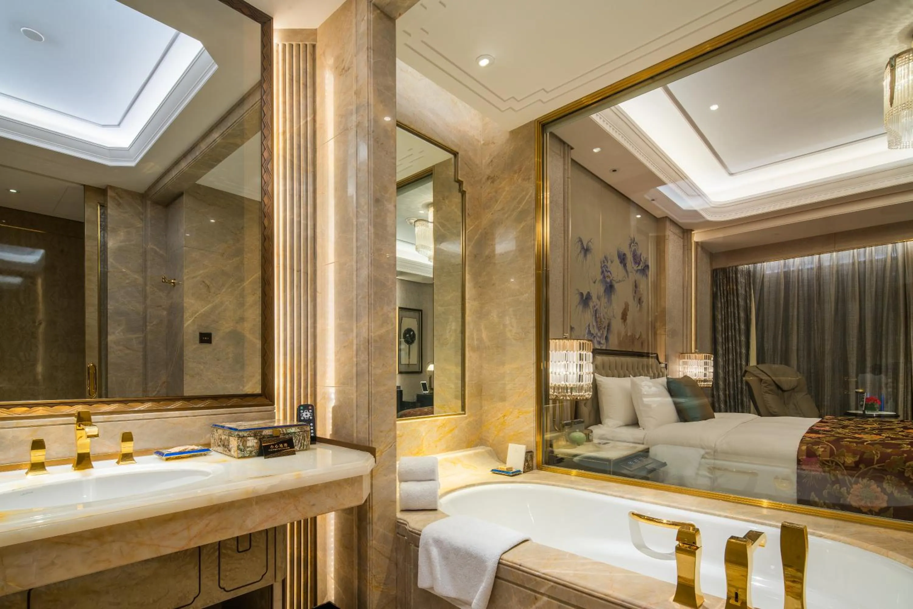 Property building in Wanda Reign Chengdu