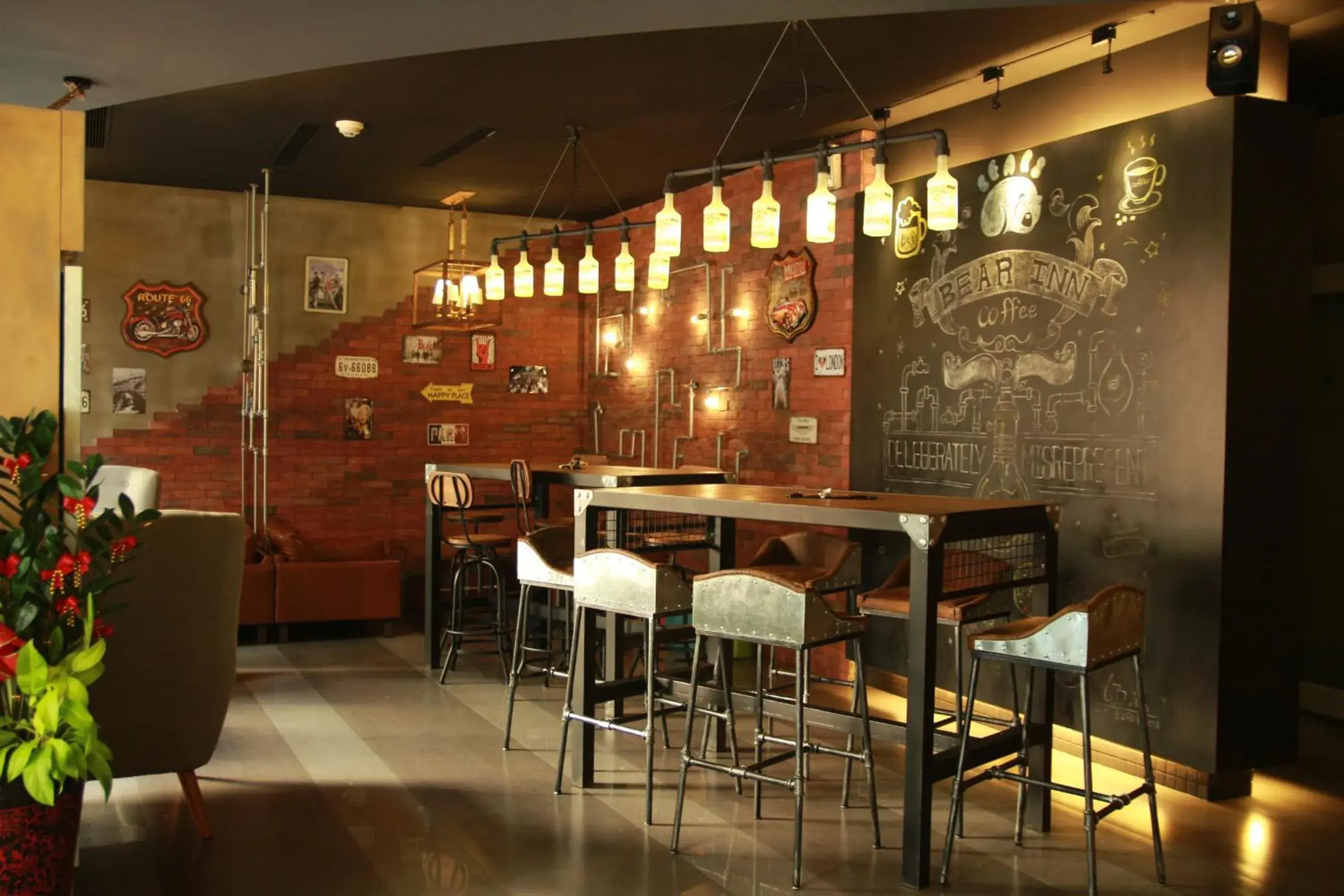 Lounge or bar in Bear Hotel Lounge or bar in Bear Hotel