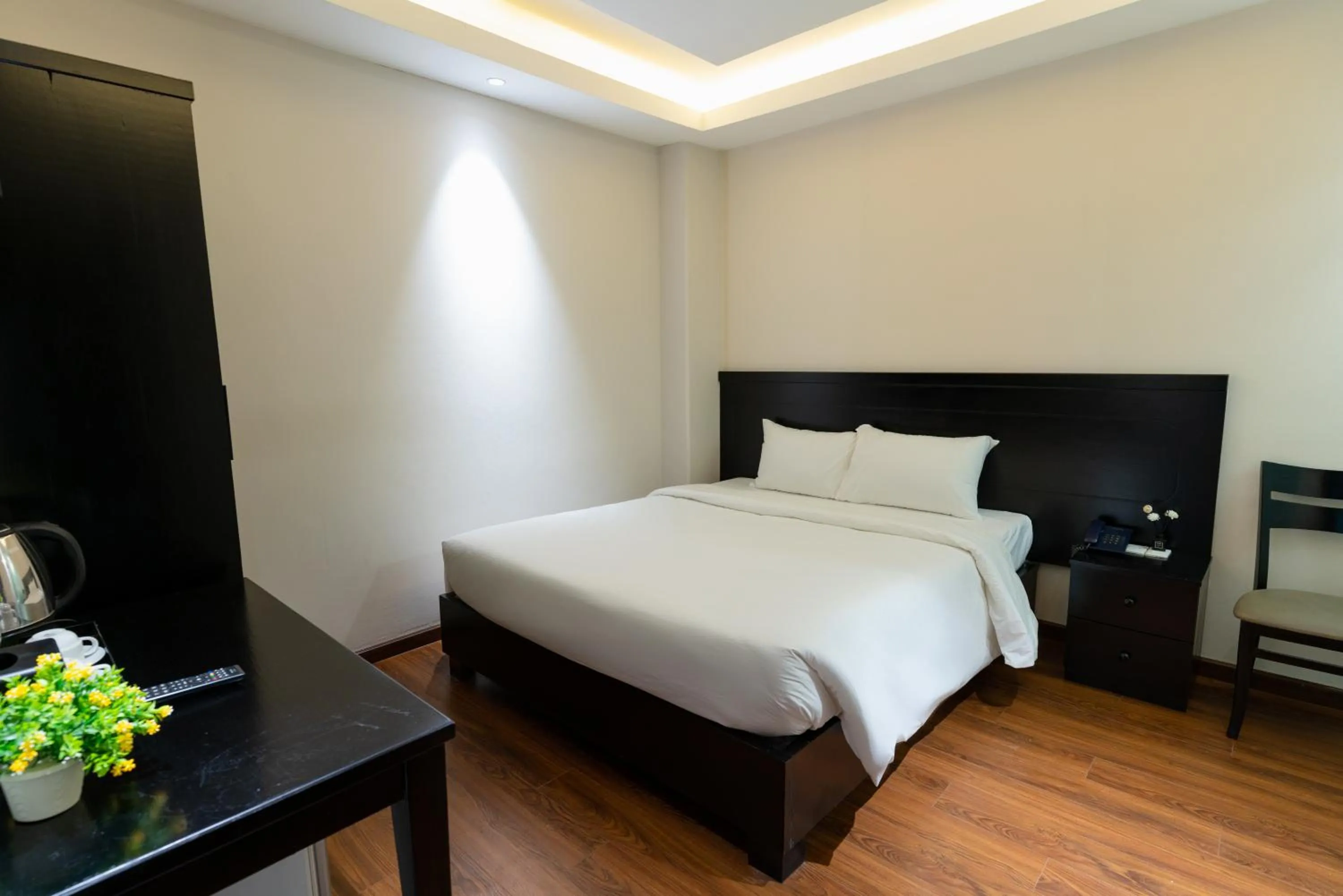 Bed in Queen Central Hotel - Ben Thanh Market