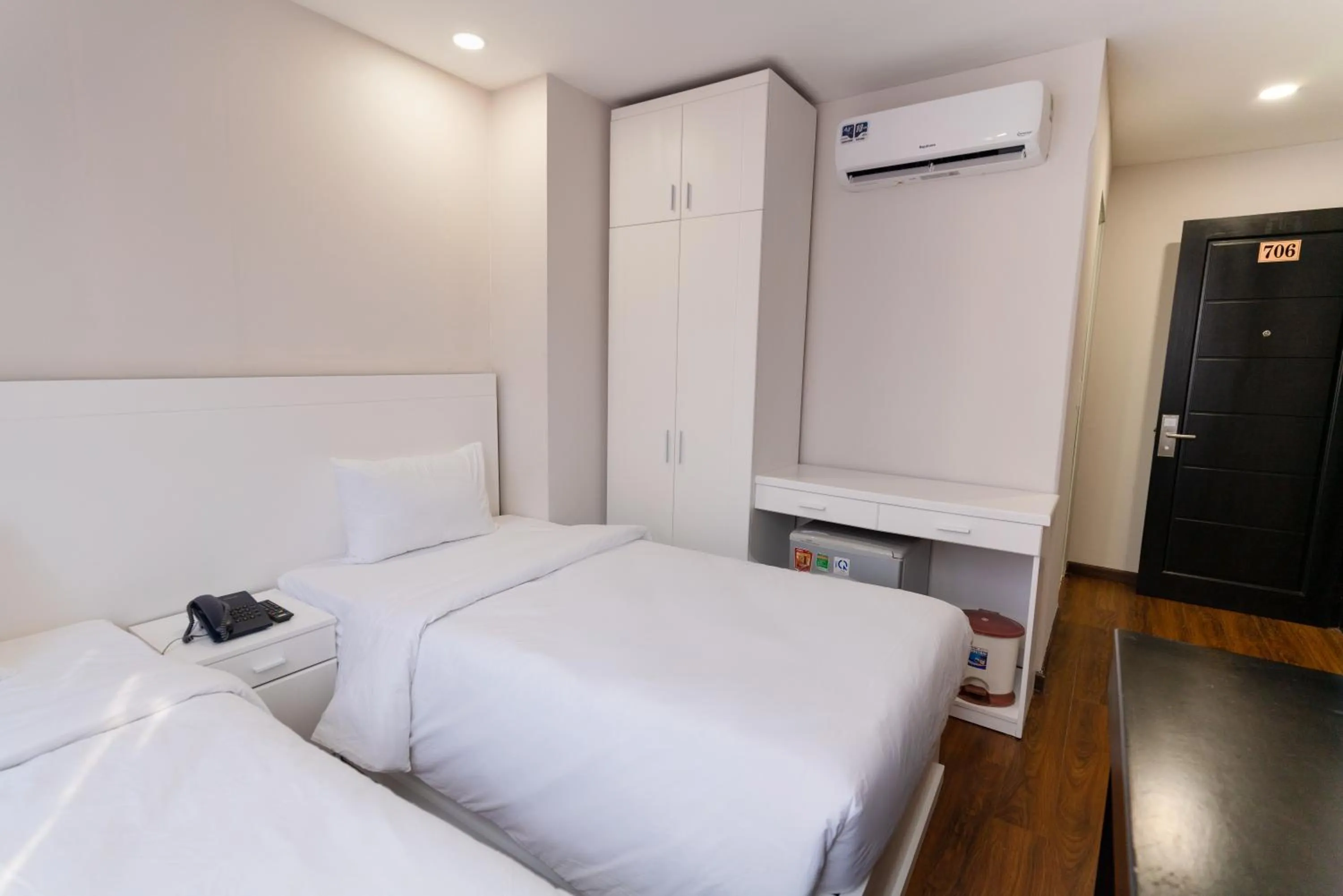 Bed in Queen Central Hotel - Ben Thanh Market