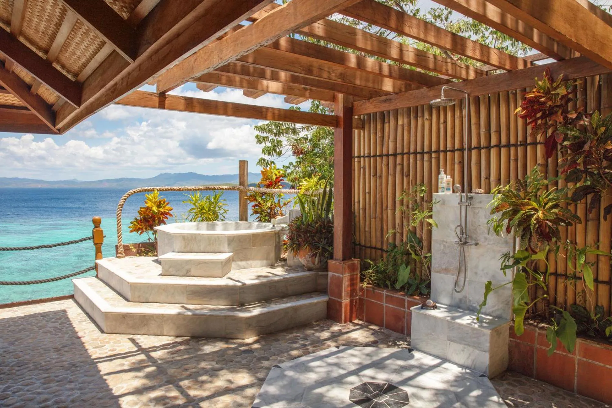 Shower in NoaNoa Private Island