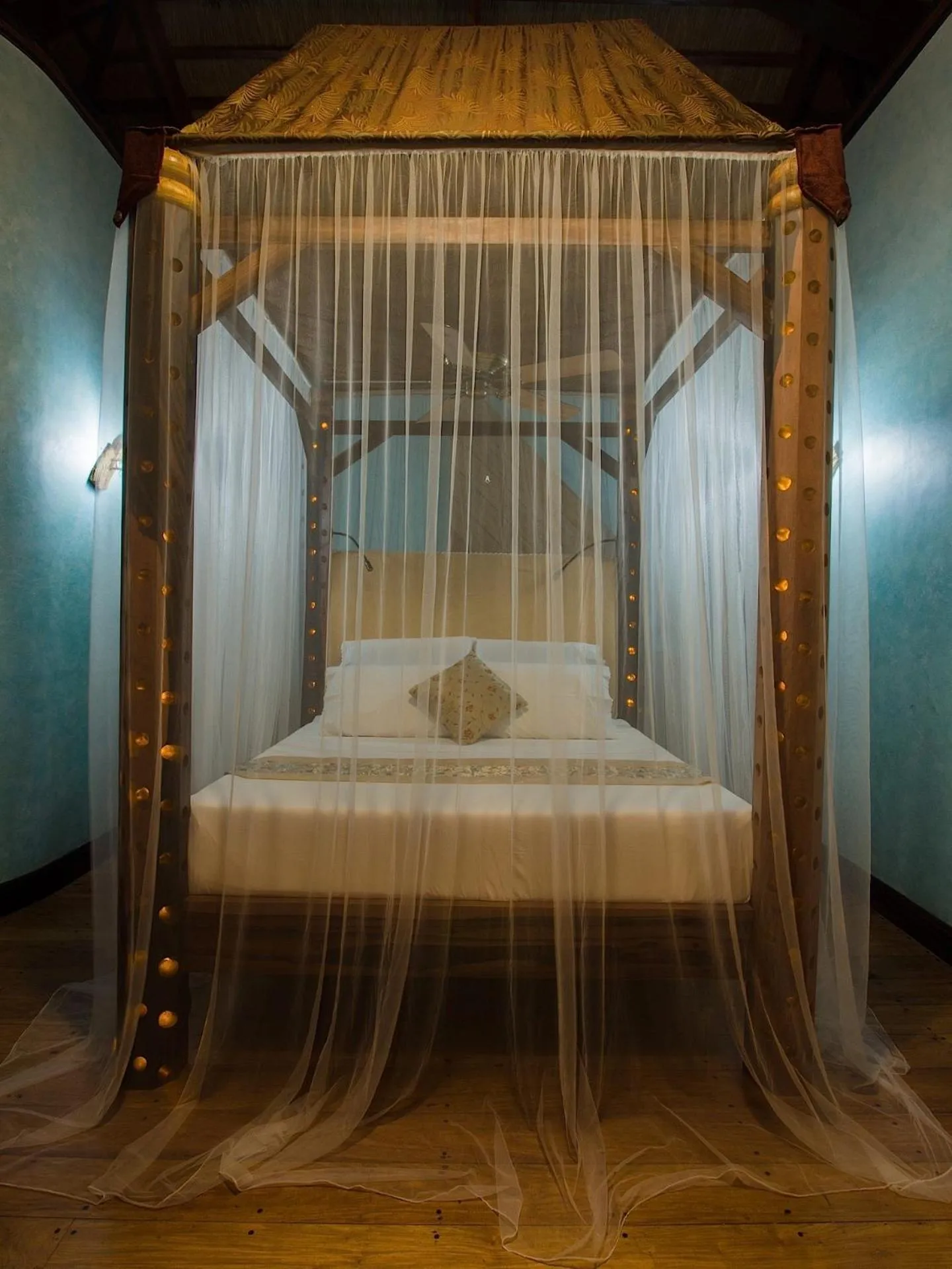 Bed in NoaNoa Private Island