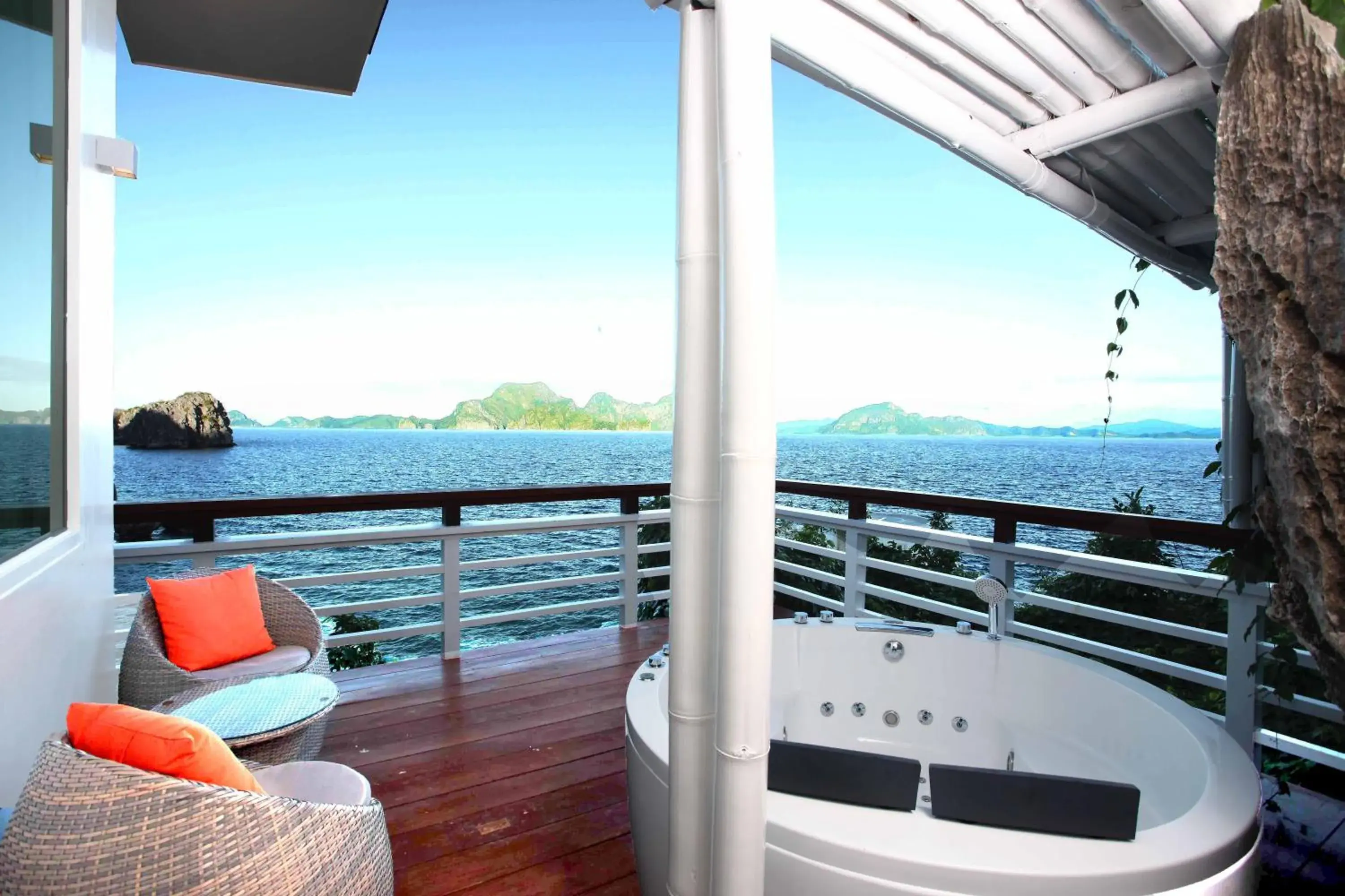 Sea view in Matinloc Island Resort Sea view in Matinloc Island Resort