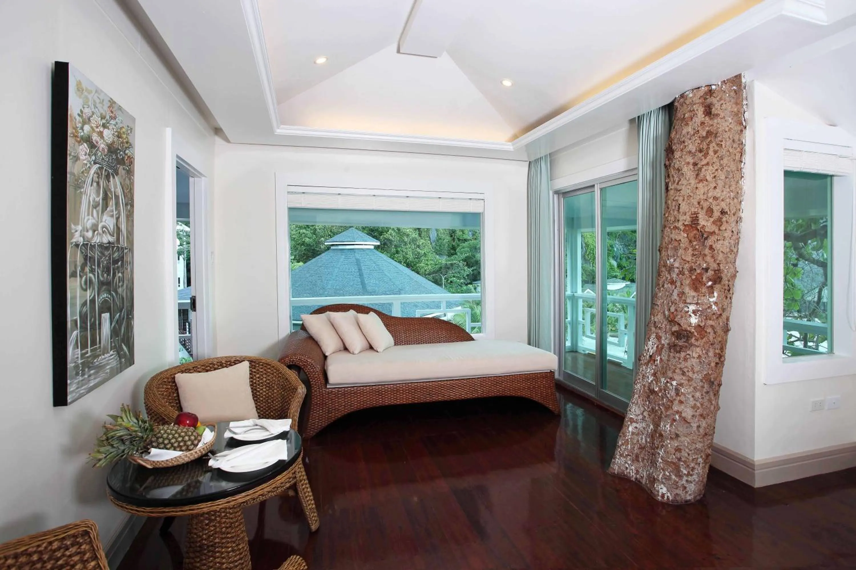 Seating area, Bed in Matinloc Island Resort