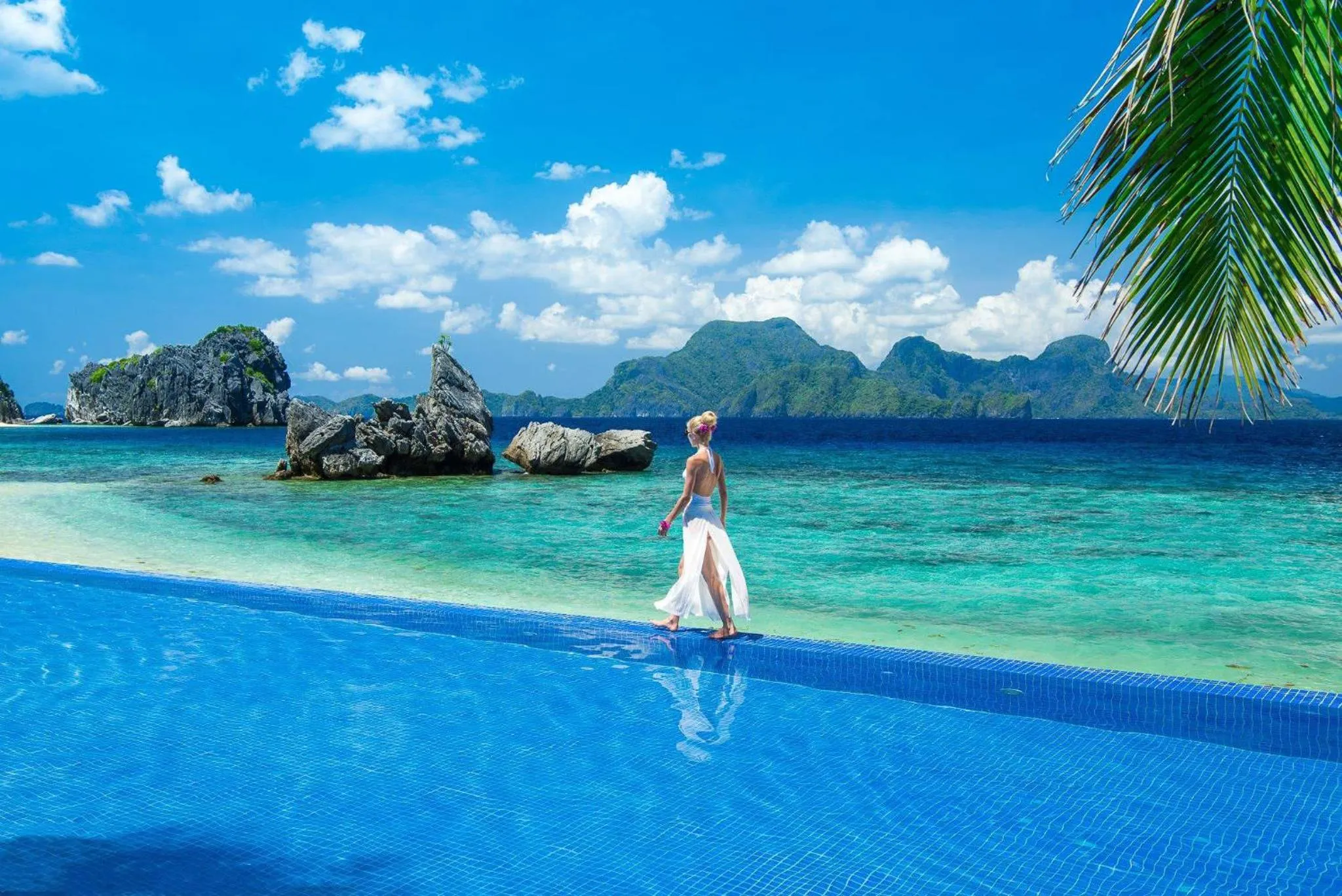 Pool view in Matinloc Island Resort