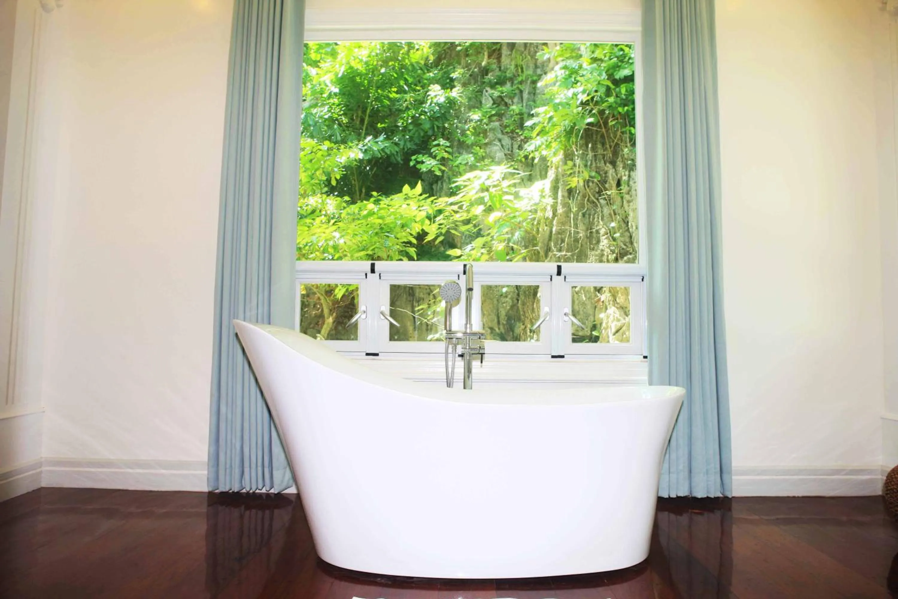 Bathroom in Matinloc Island Resort