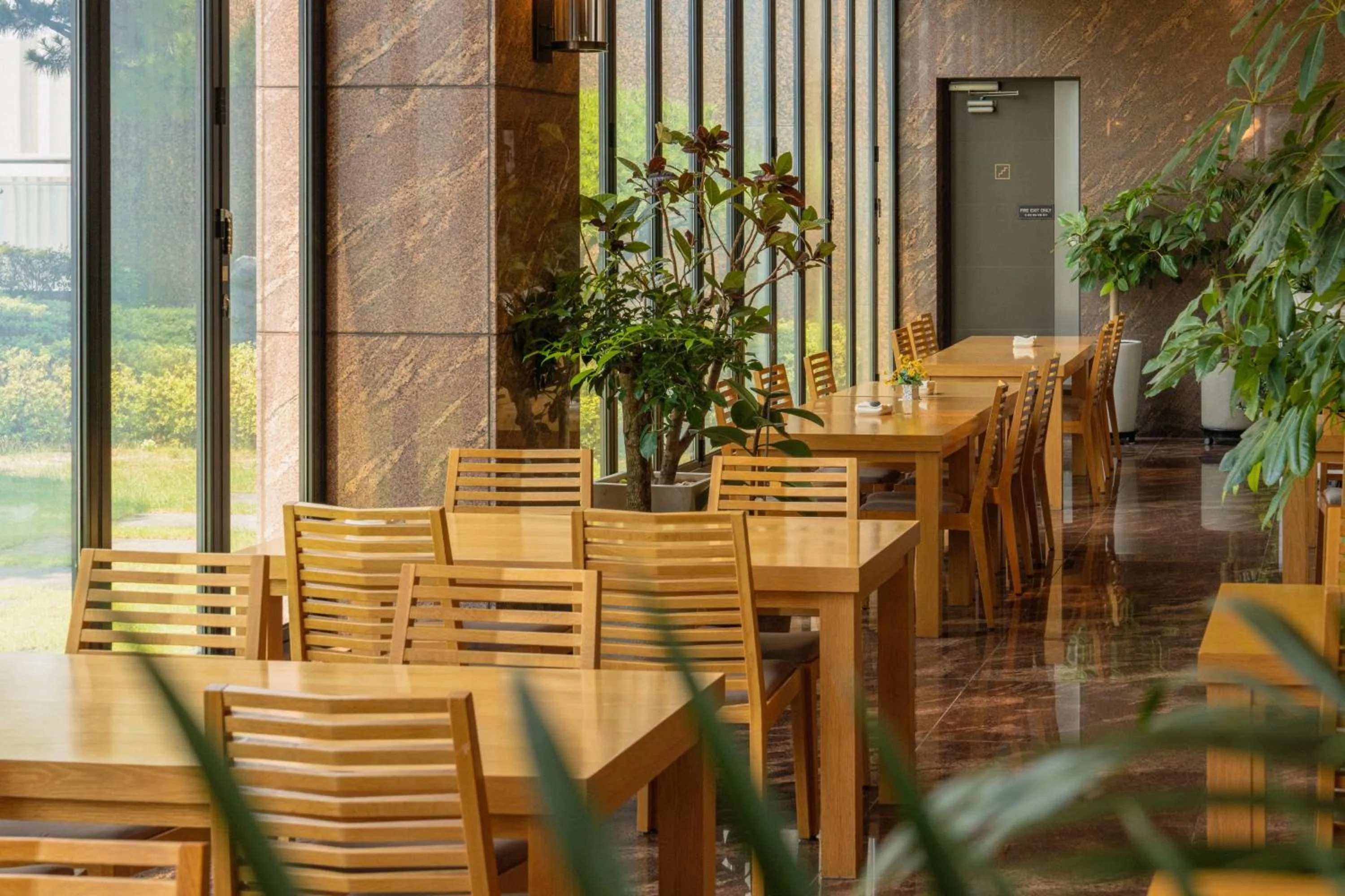 Restaurant/places to eat in Arban Hotel