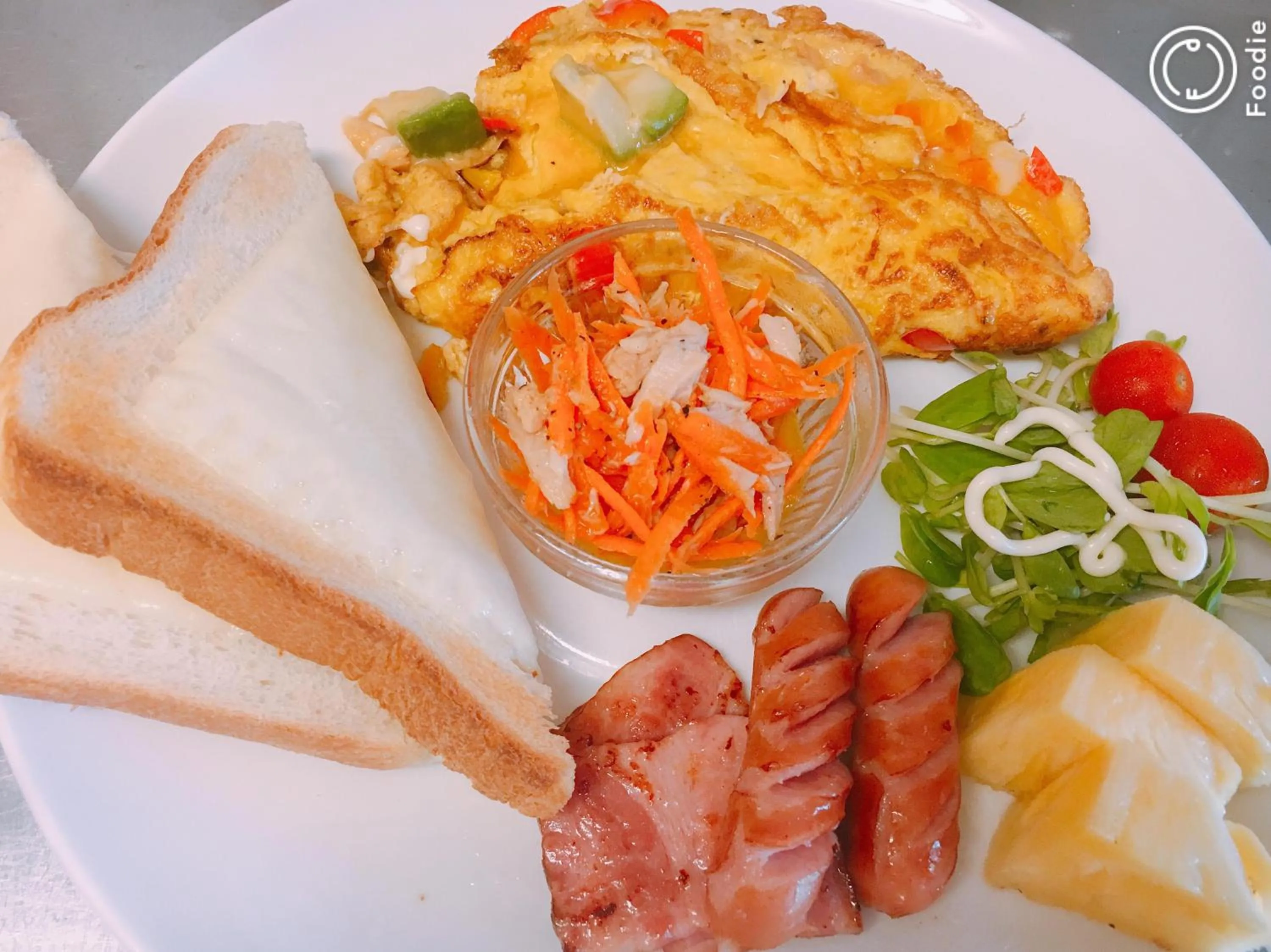 Continental breakfast in Lulaliya