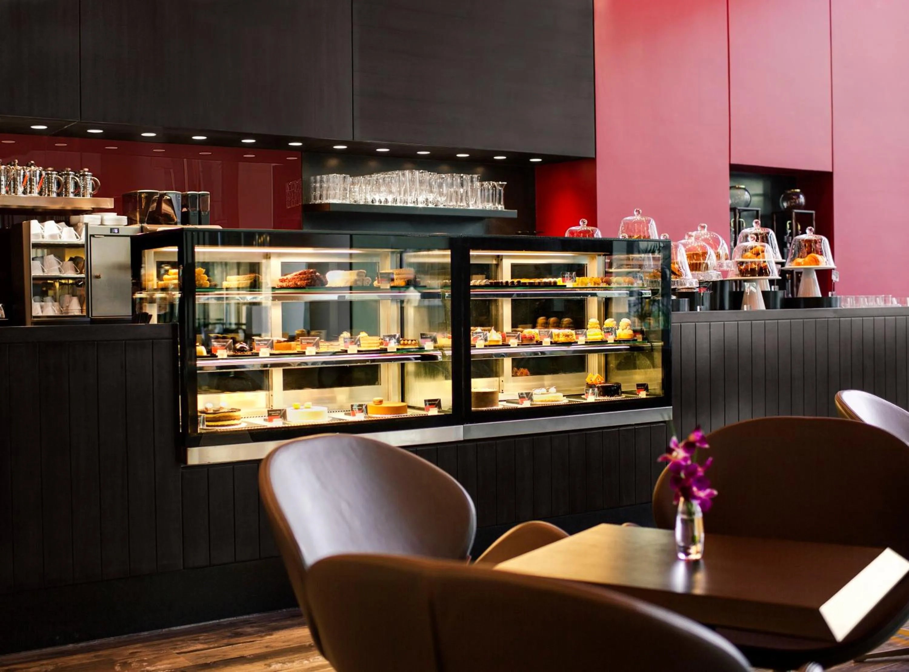 Restaurant/places to eat in Downtown Rotana