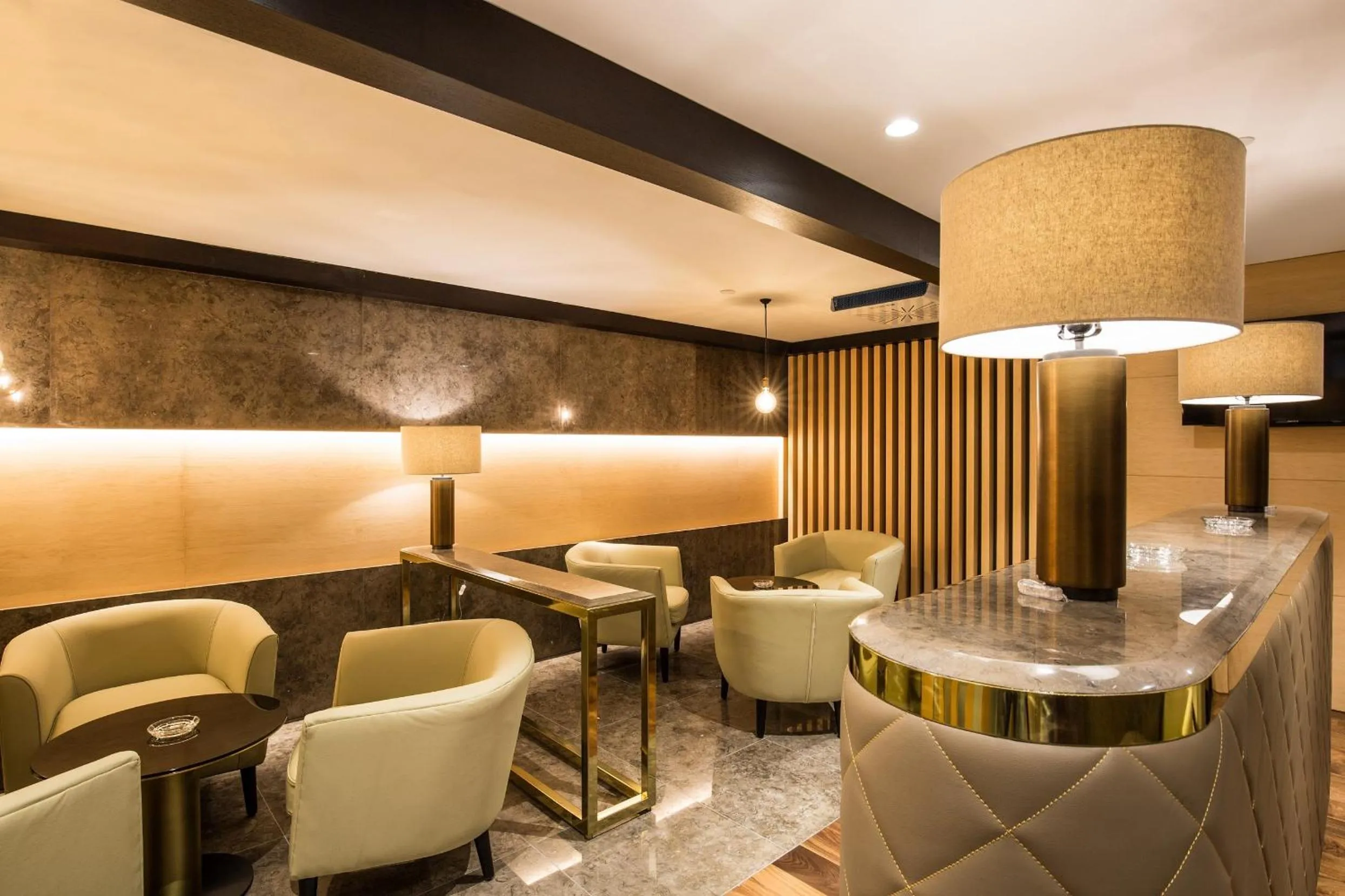 Restaurant/places to eat in Downtown Rotana