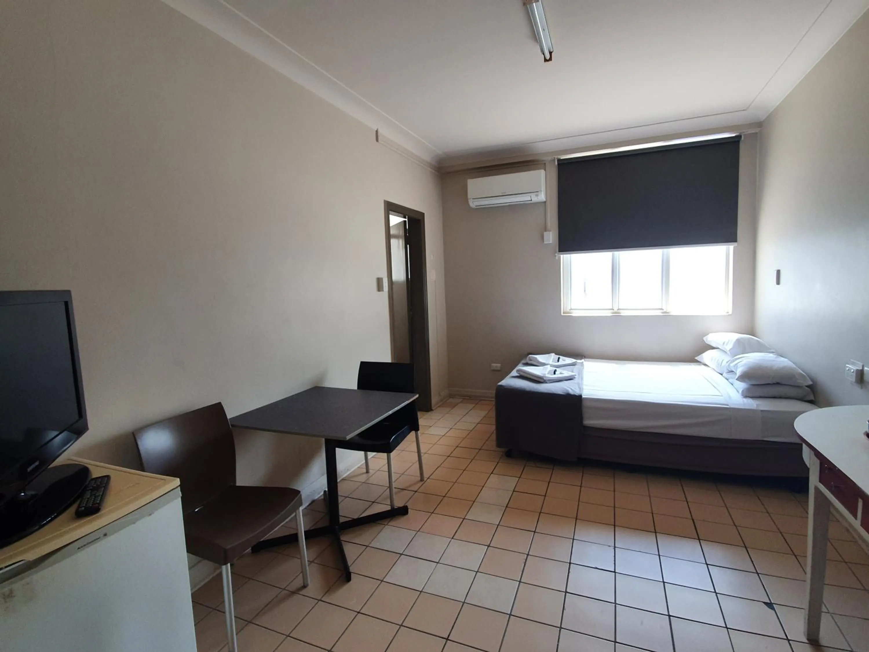 Shower in Hotel Allen