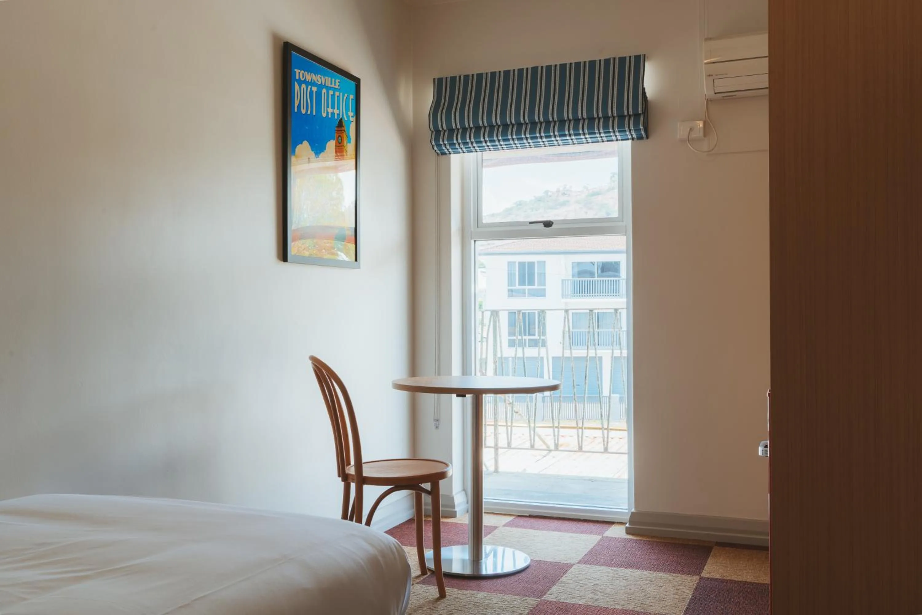 Seating area, Bed in Hotel Allen