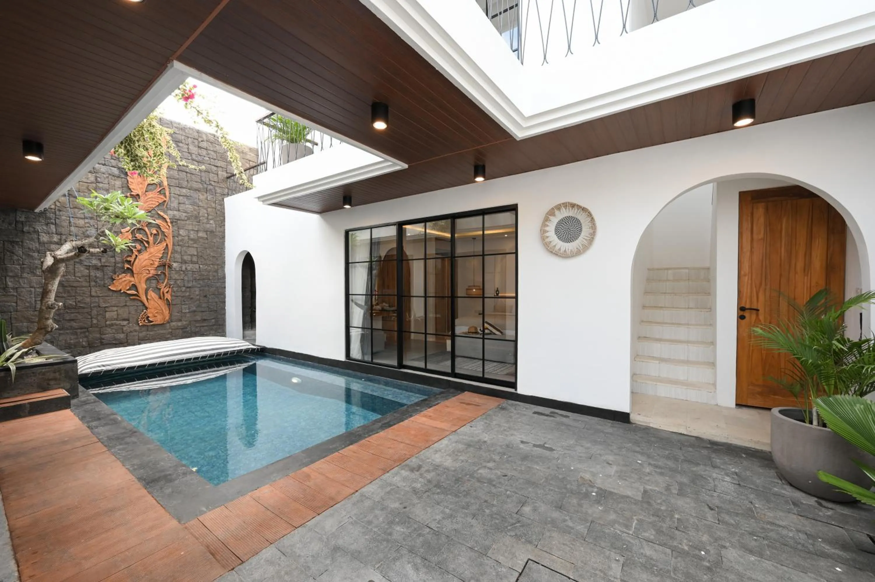 Swimming pool in The Wina Villa Canggu by The Wina Resorts