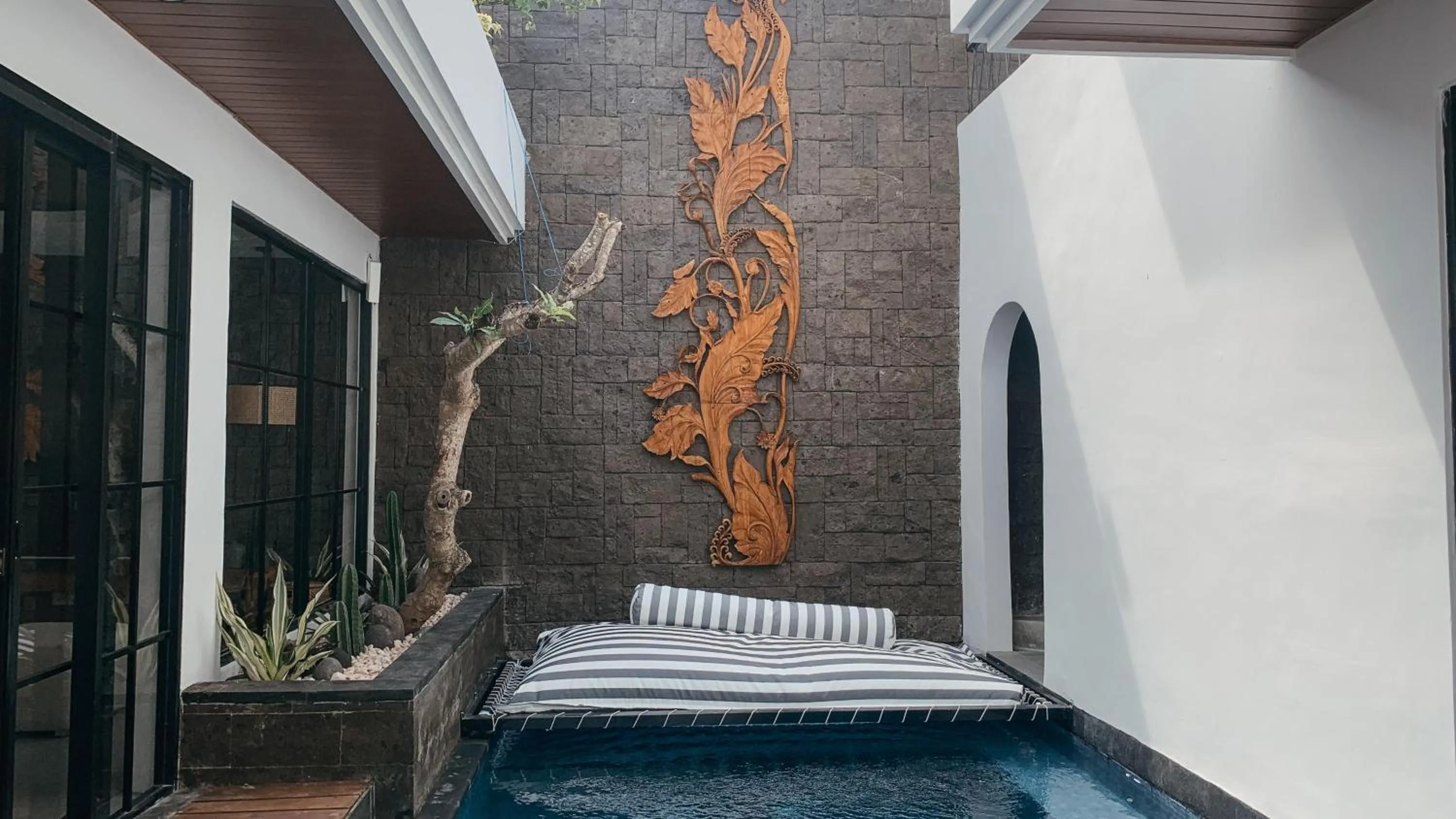 Day in The Wina Villa Canggu by The Wina Resorts