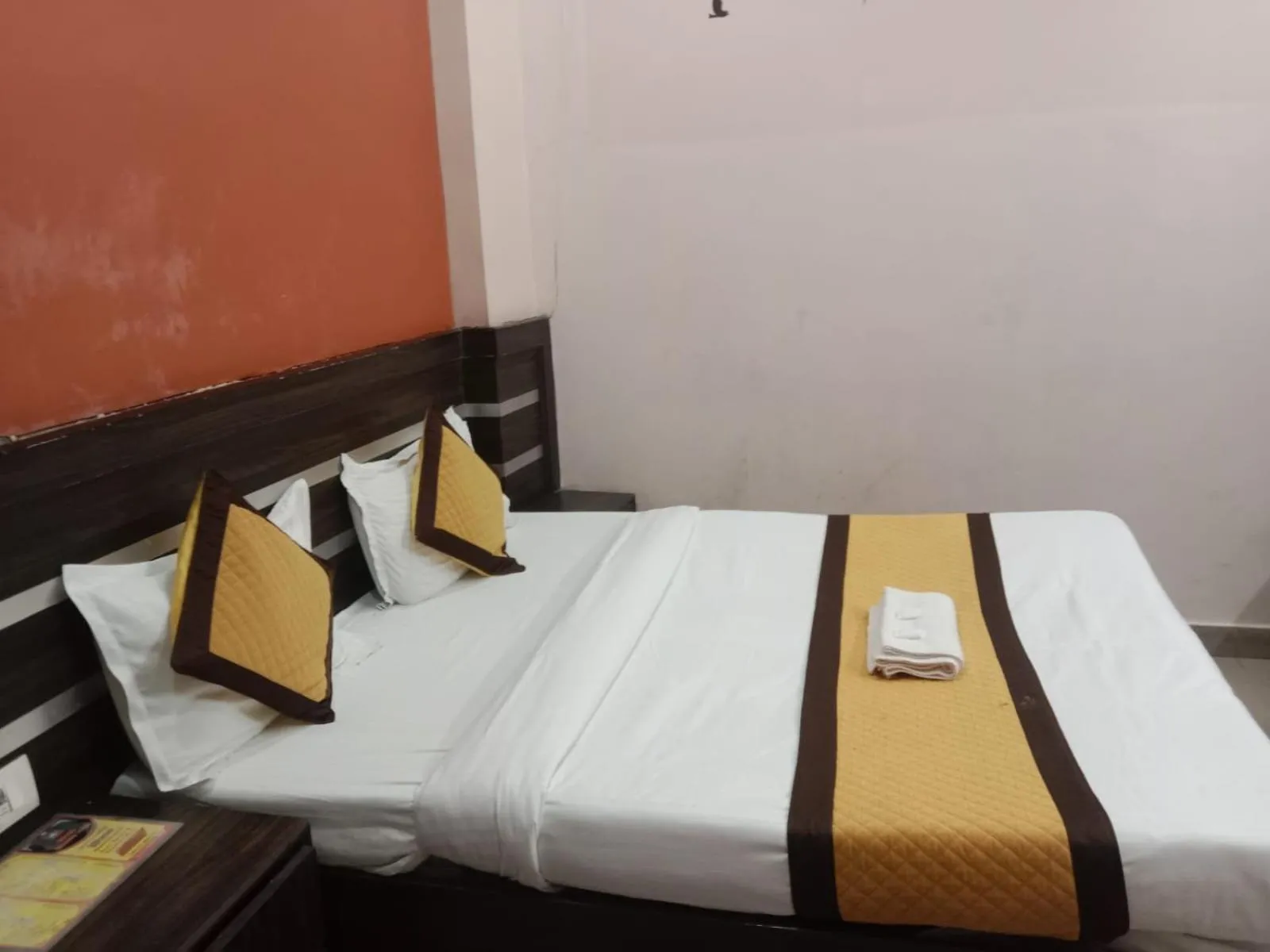 Bed in Hotel Ganges Park