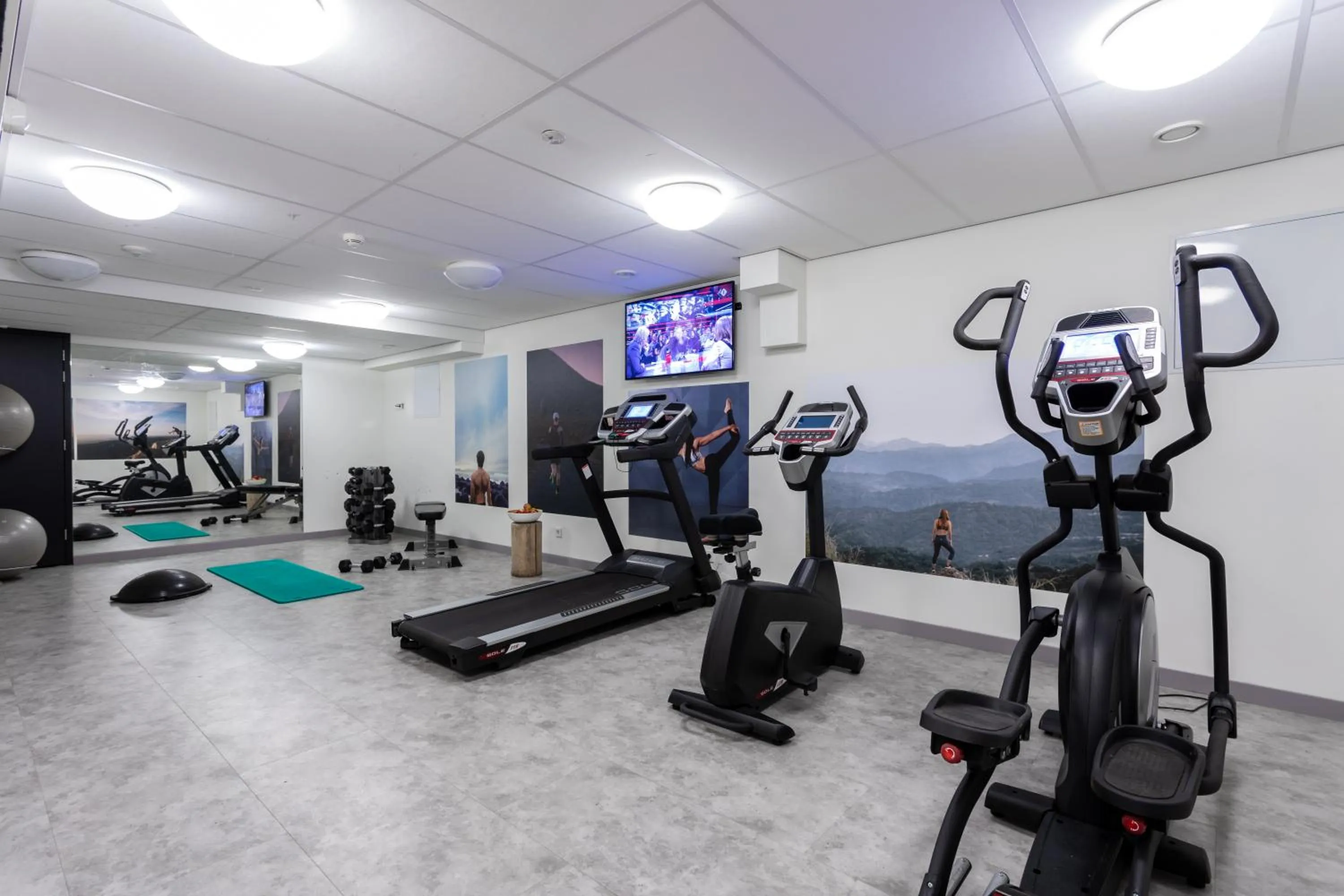 Fitness centre/facilities in Urban Lodge Hotel