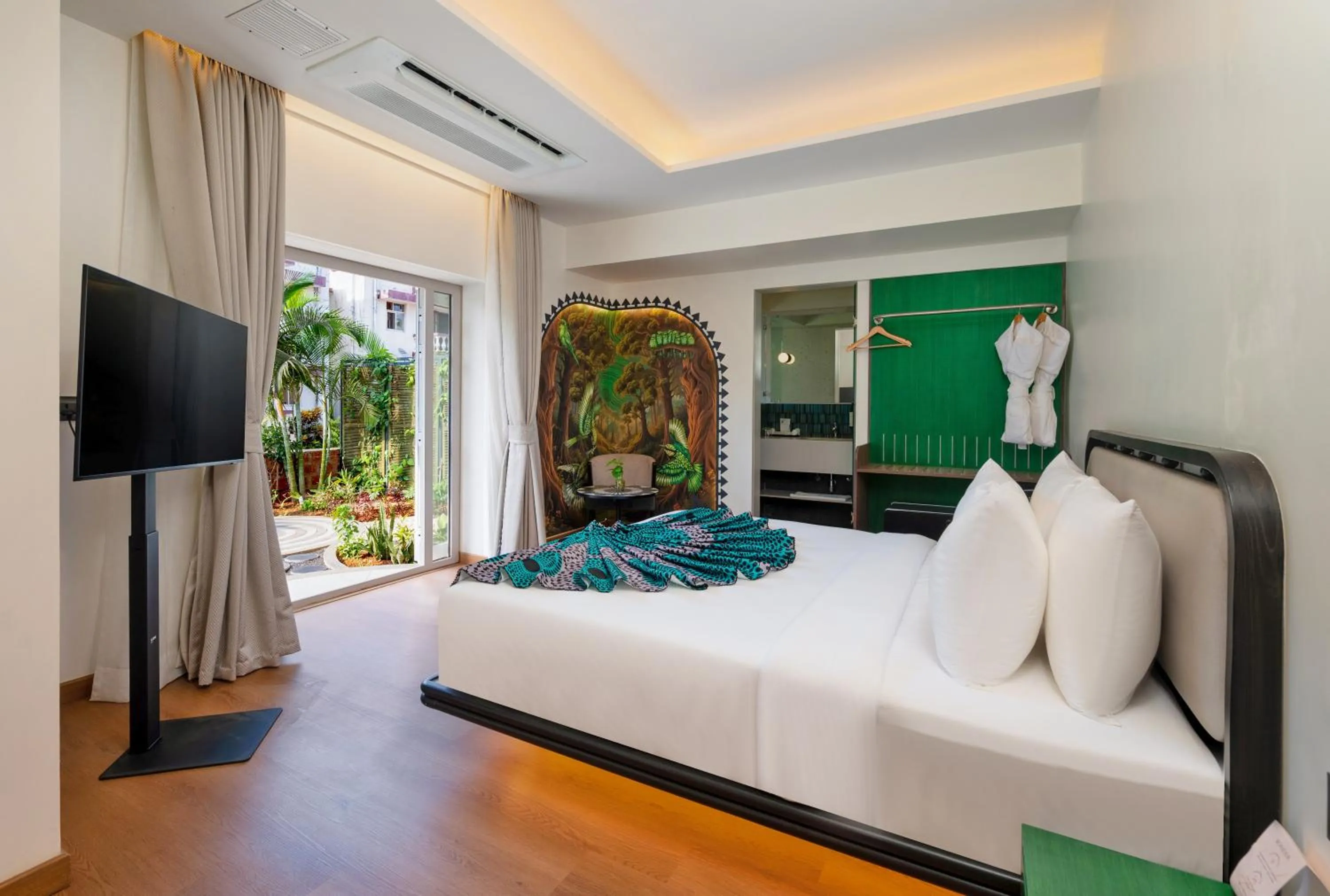 Bed in Orchid Passaros Benaulim Goa - Adults Only
