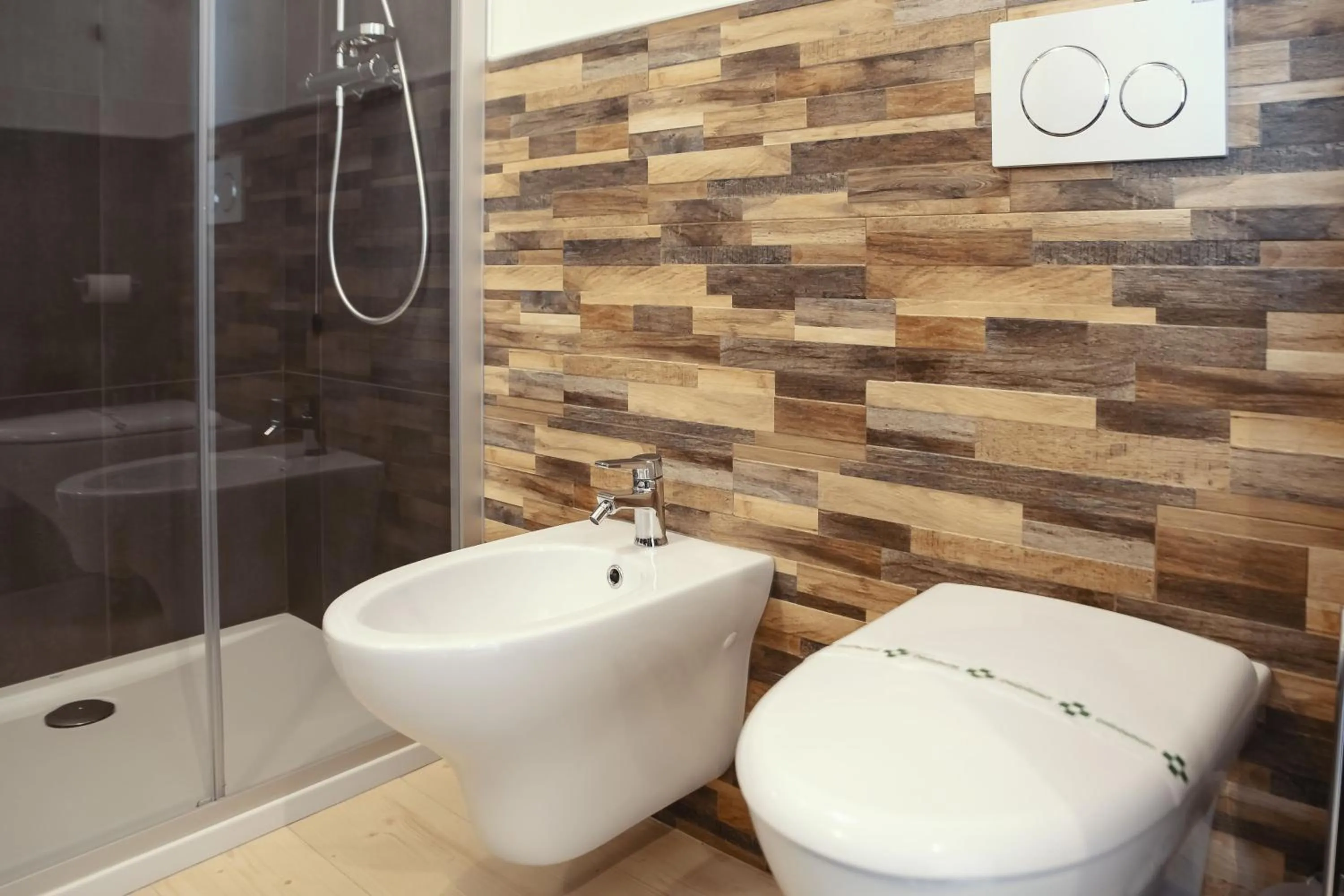 Toilet in Hotel Laghetto