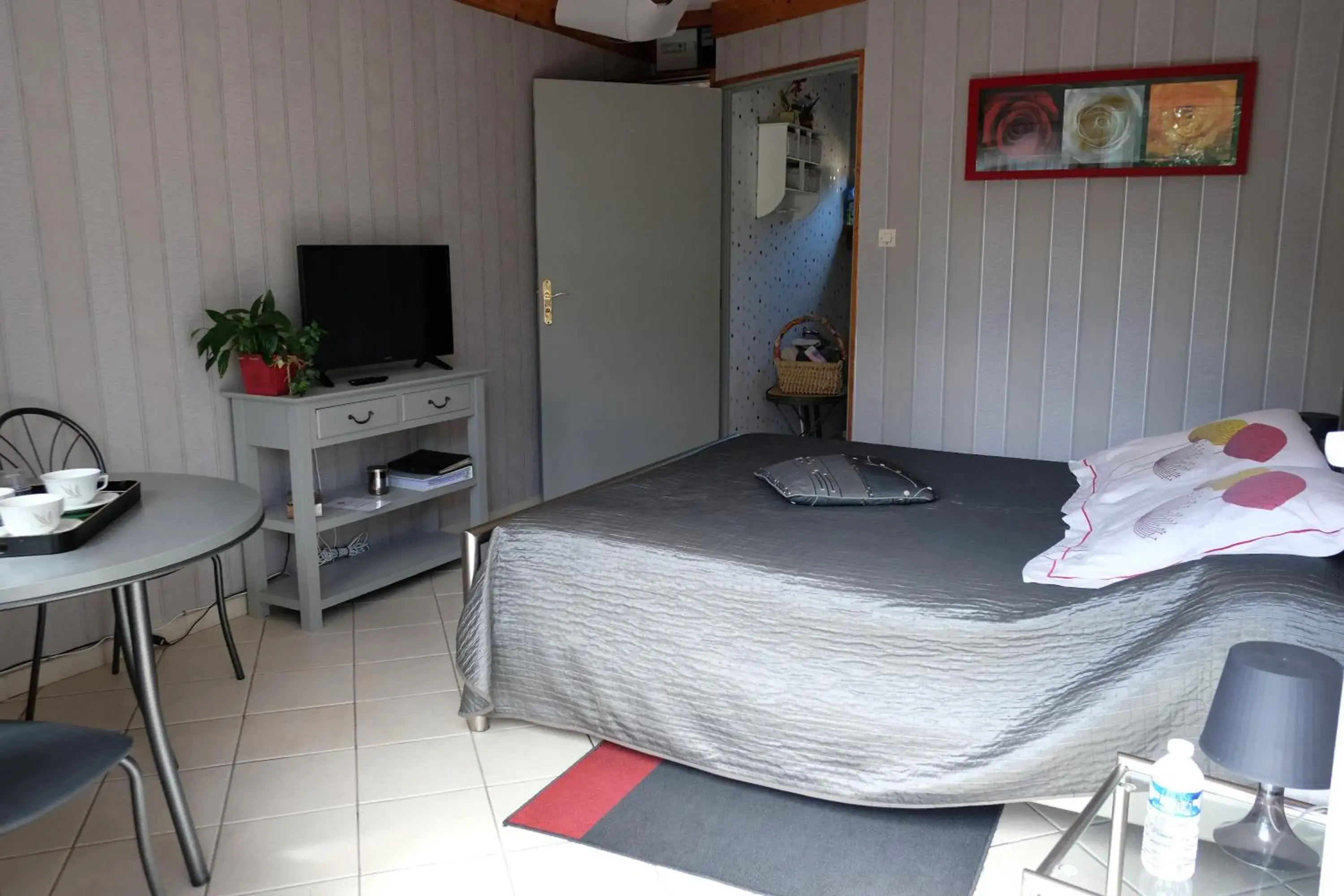 Double Room in Les Charmilles Double Room in Les Charmilles