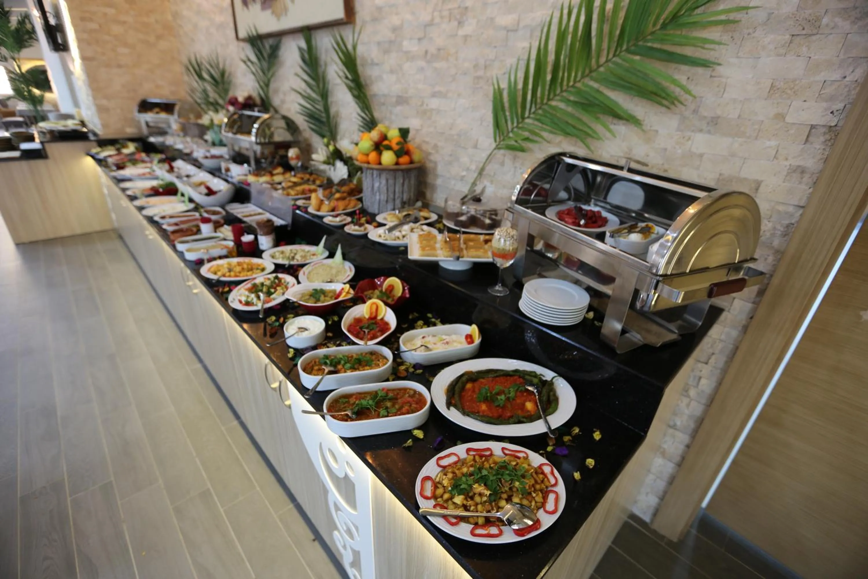 Restaurant/places to eat in Hotel La Bella