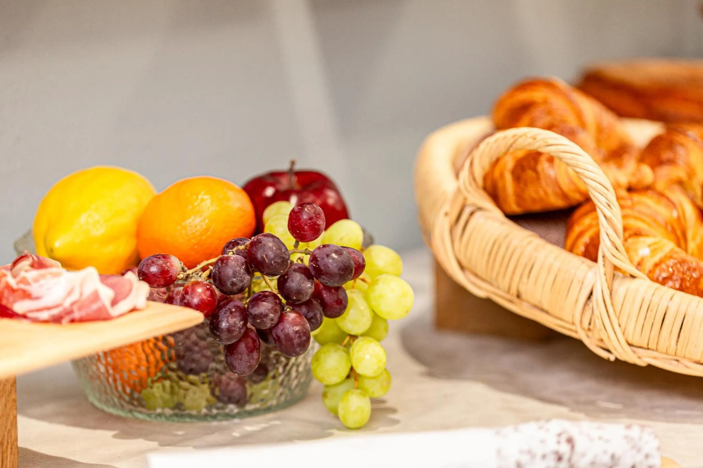 Buffet breakfast in La Muntanya