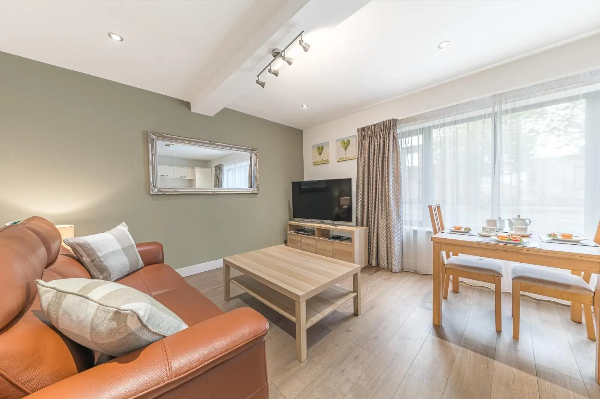 Superior Apartment in Abbey Apartments - Modern Serviced Apartments - Tourists & Professionals Superior Apartment in Abbey Apartments - Modern Serviced Apartments - Tourists & Professionals